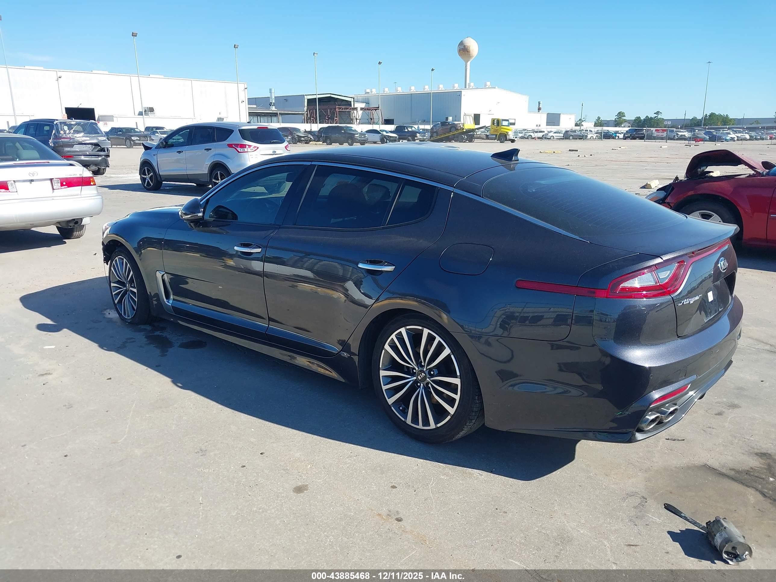 KIA STINGER image 3