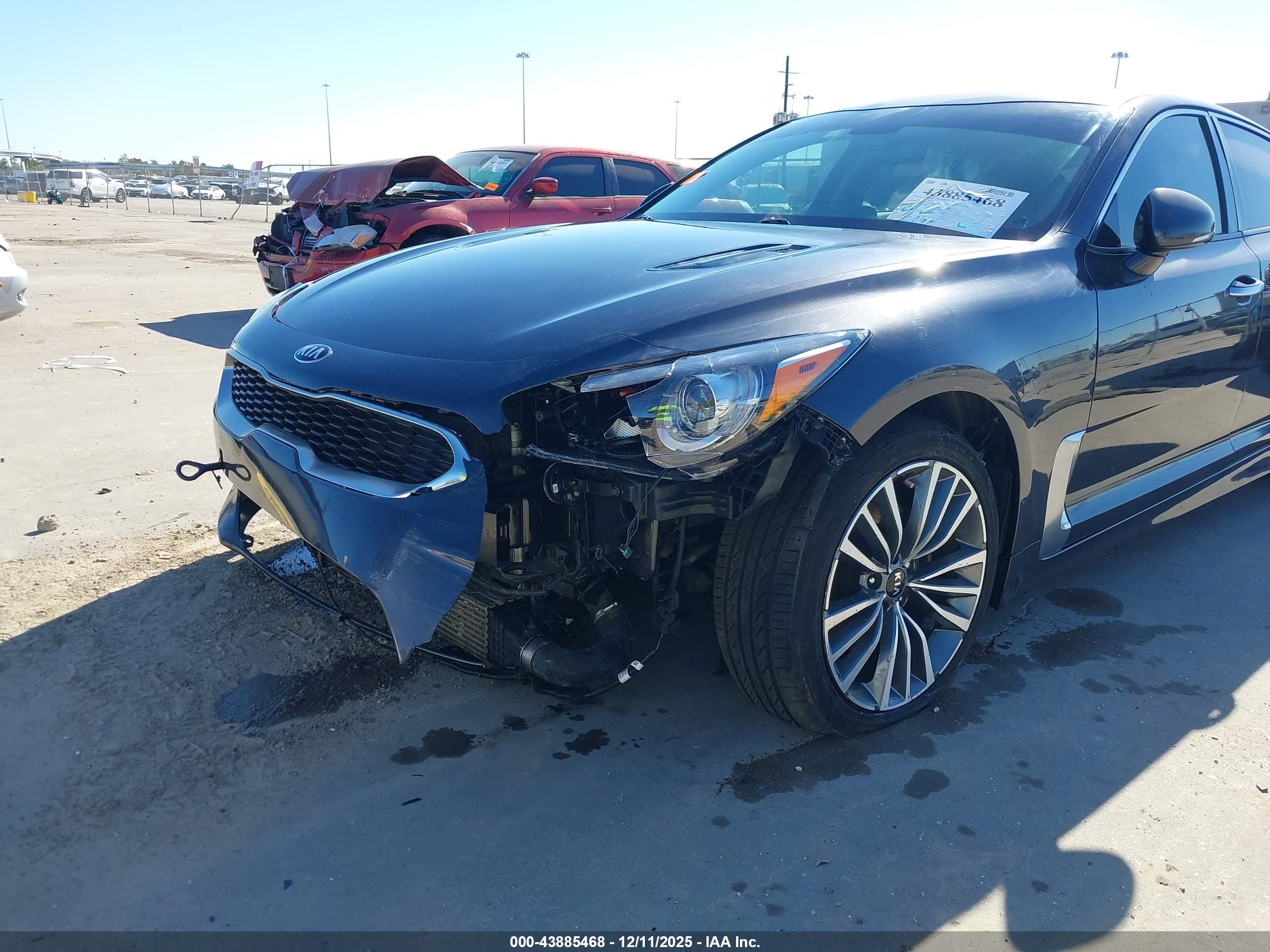 KIA STINGER image 6