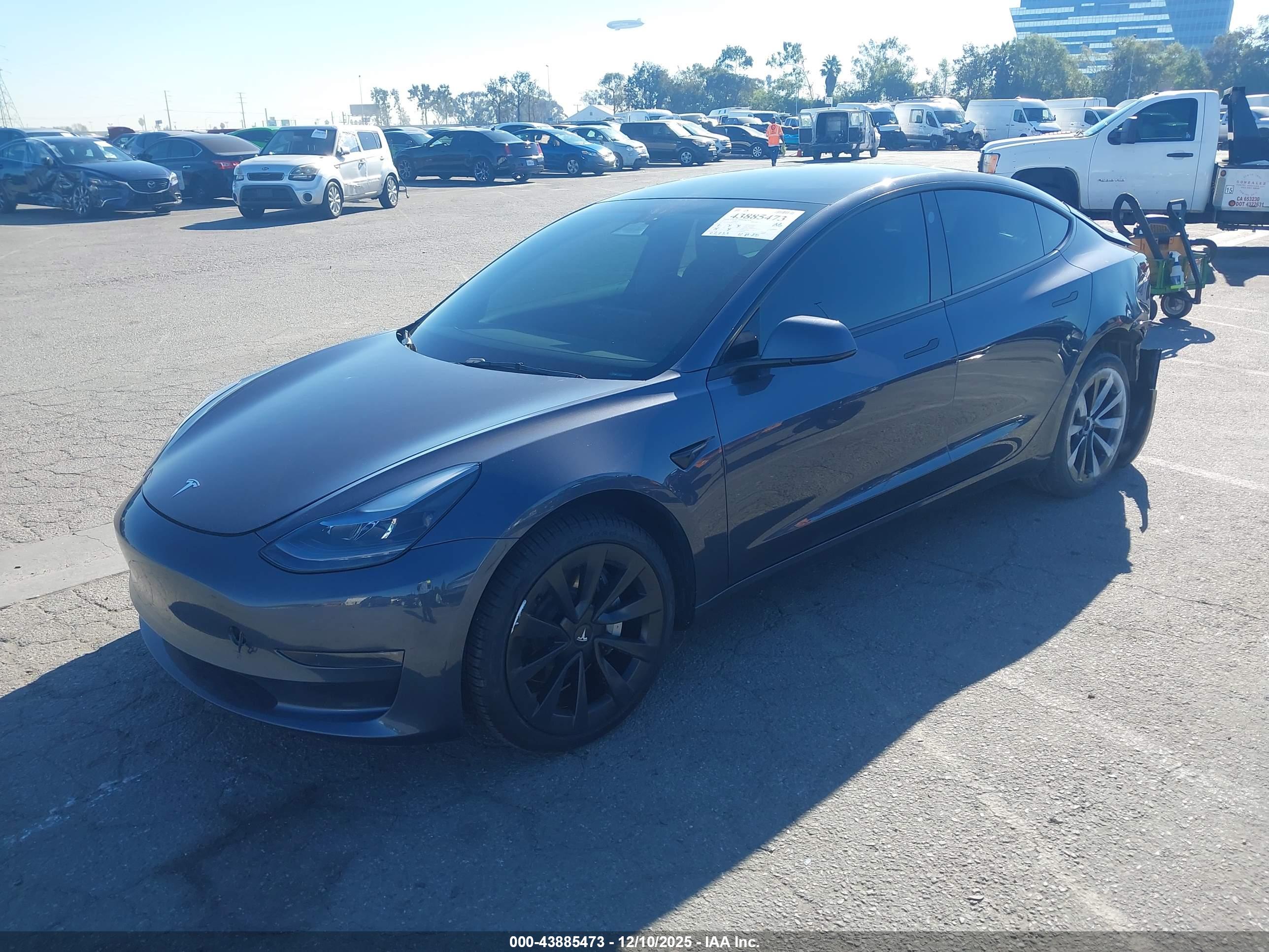 TESLA MODEL image 2