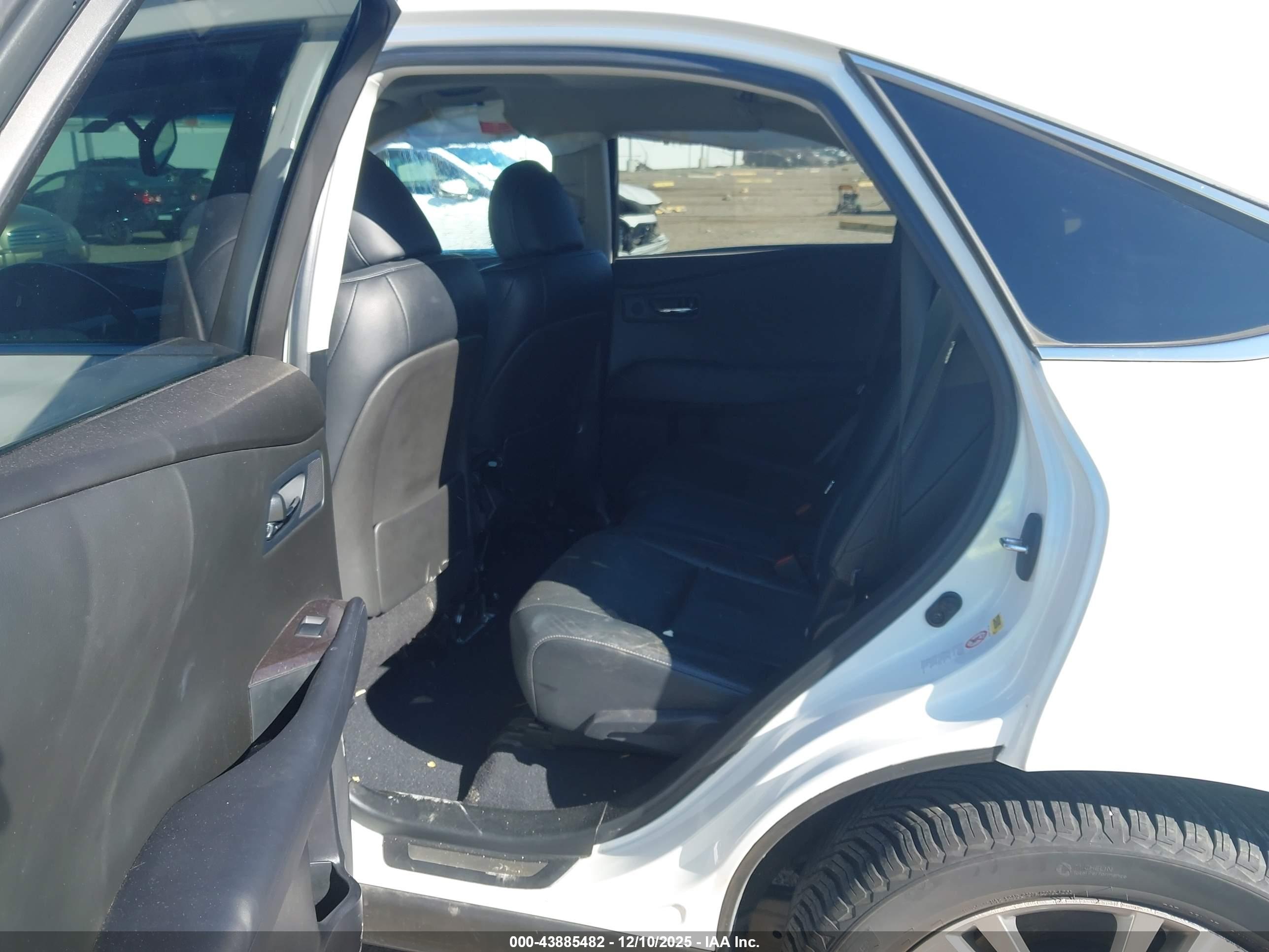 LEXUS RX image 8