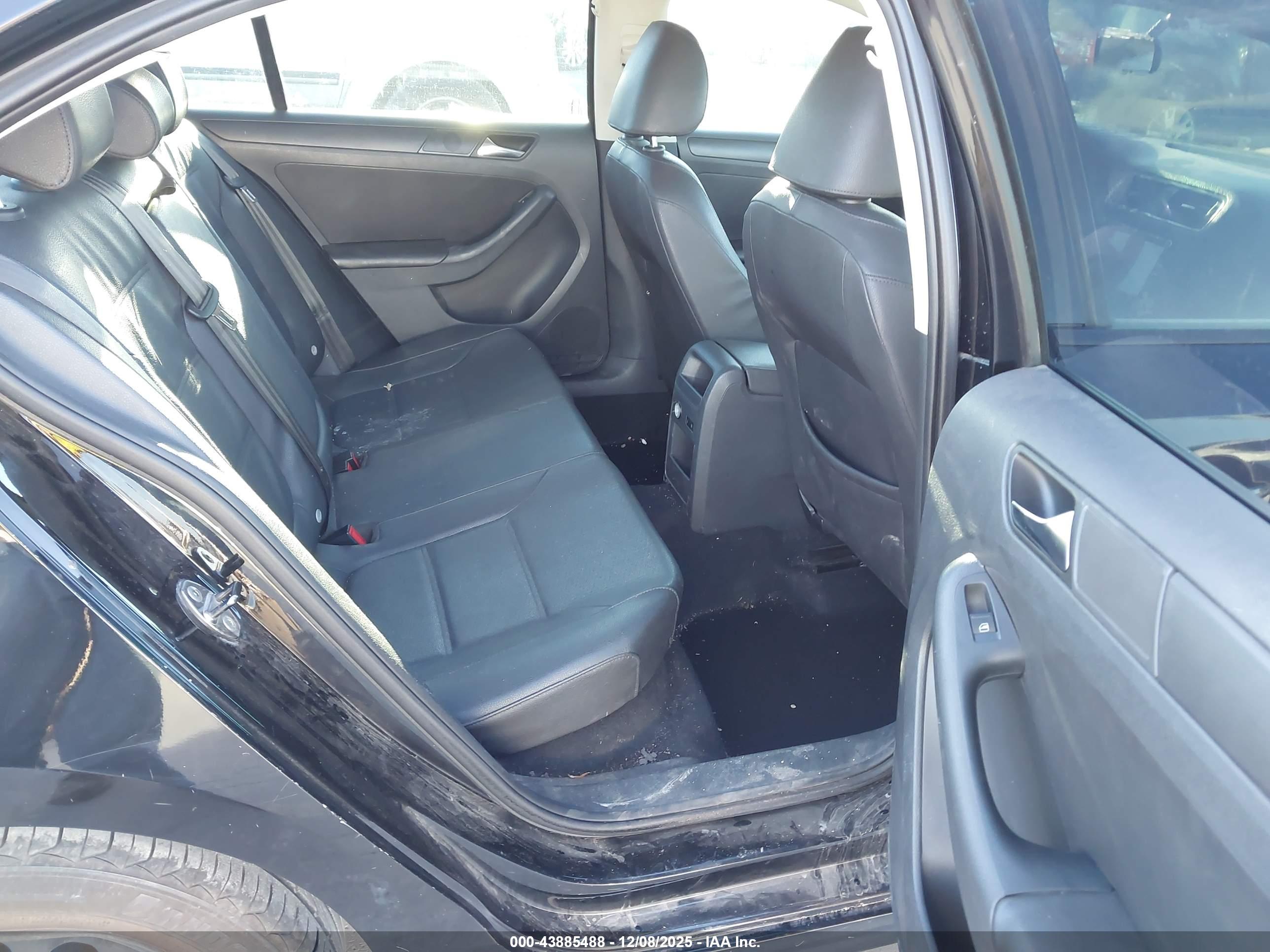 VOLKSWAGEN JETTA image 8