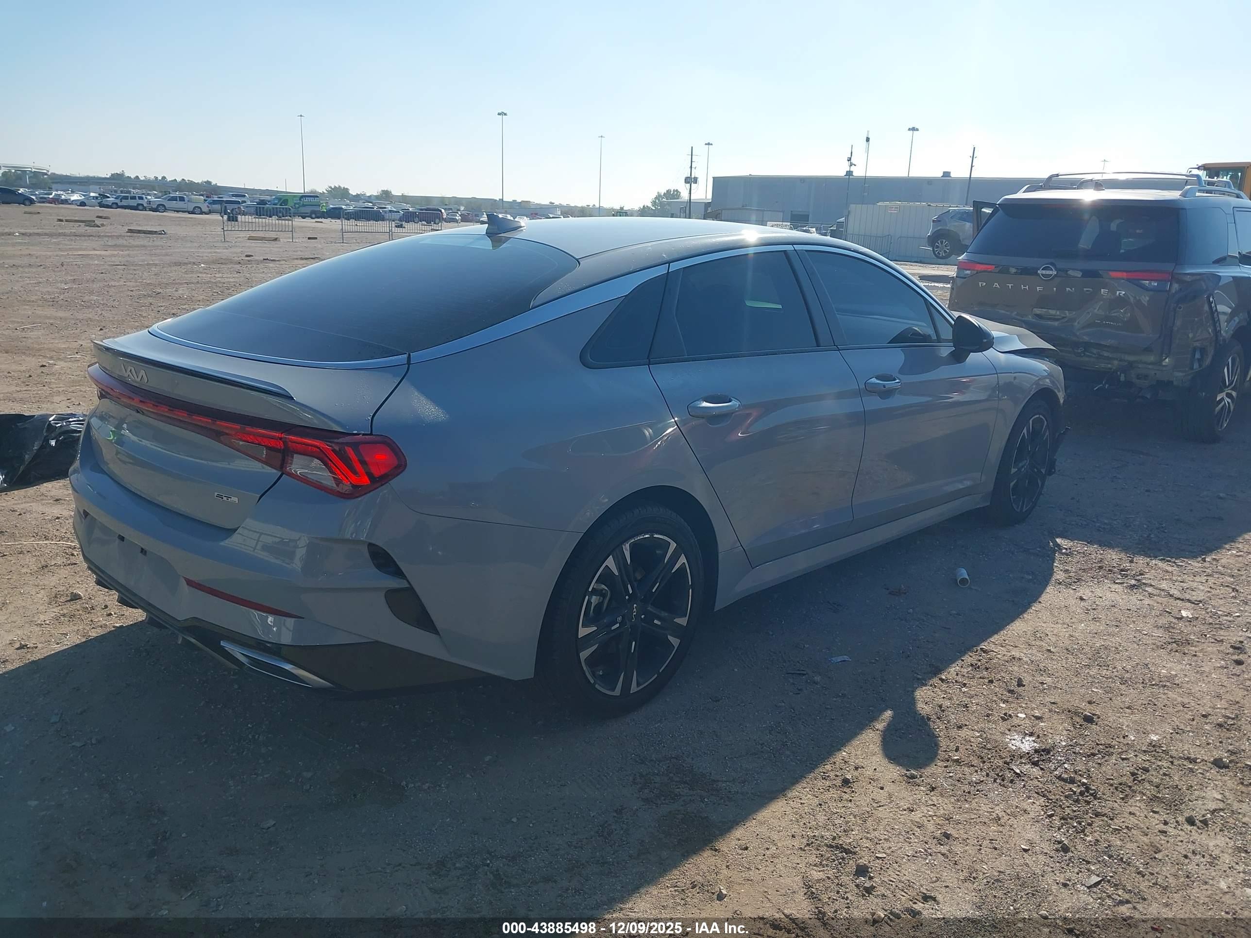 KIA K5 image 4