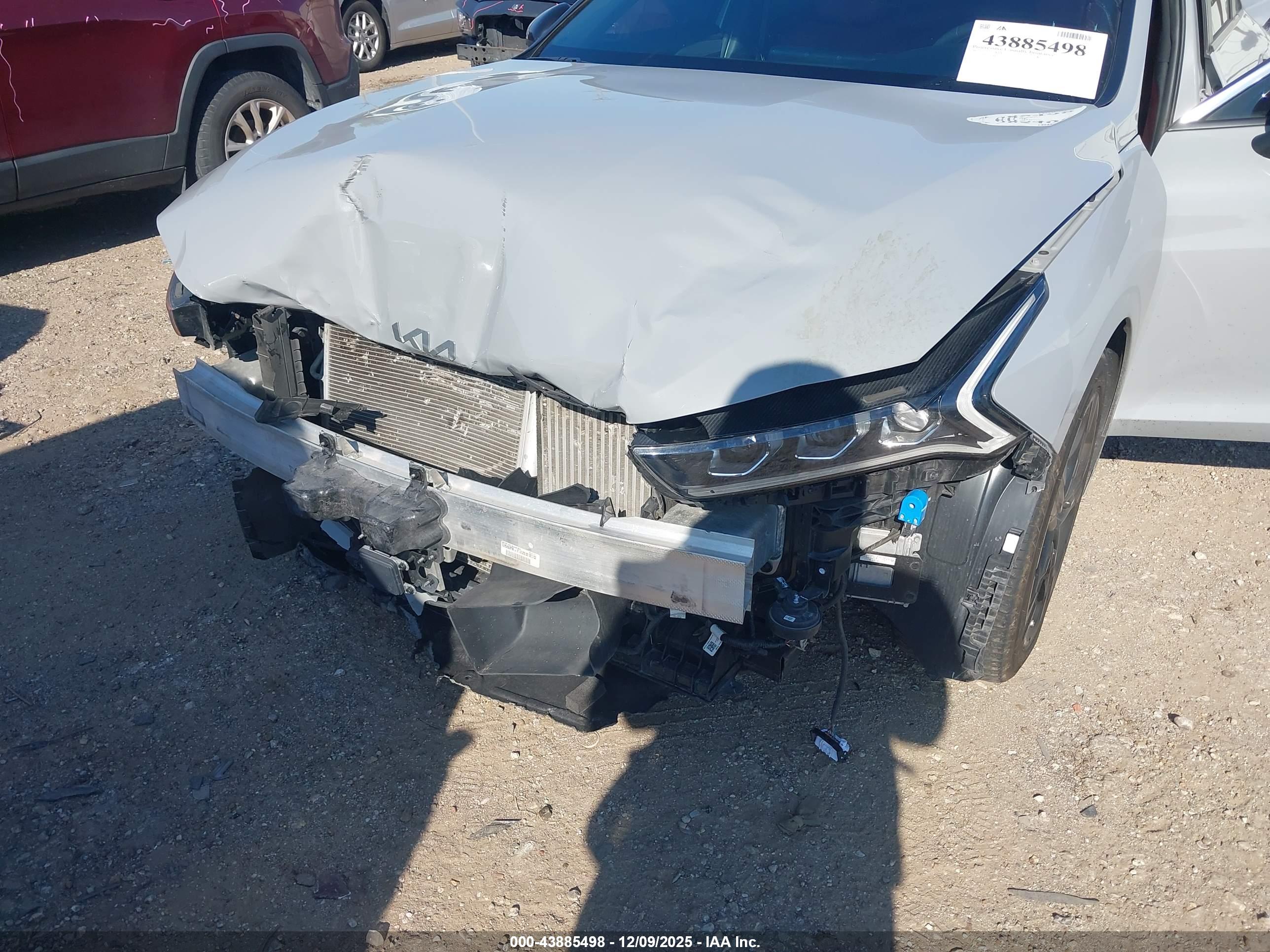 KIA K5 image 6