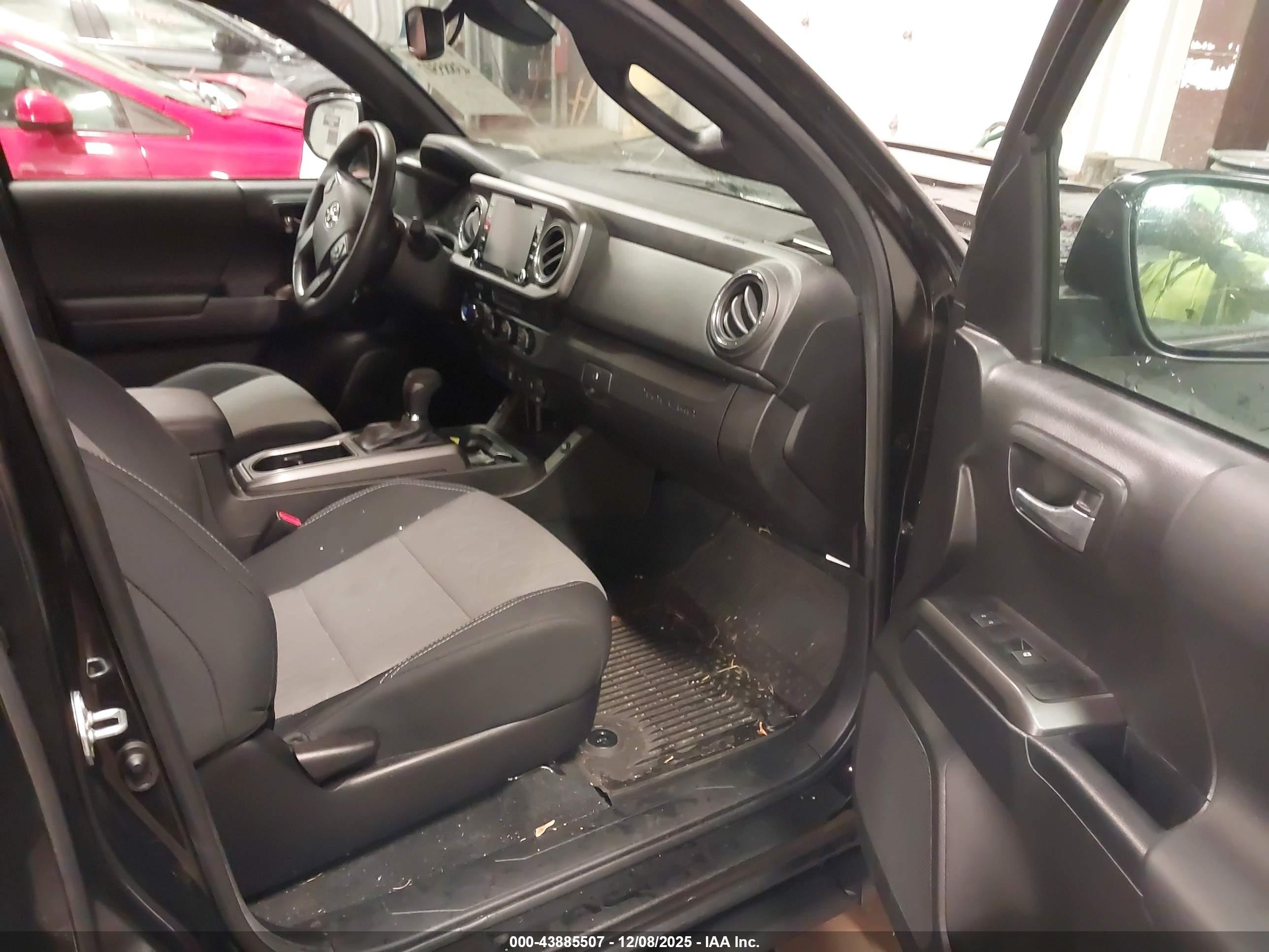 TOYOTA TACOMA image 5
