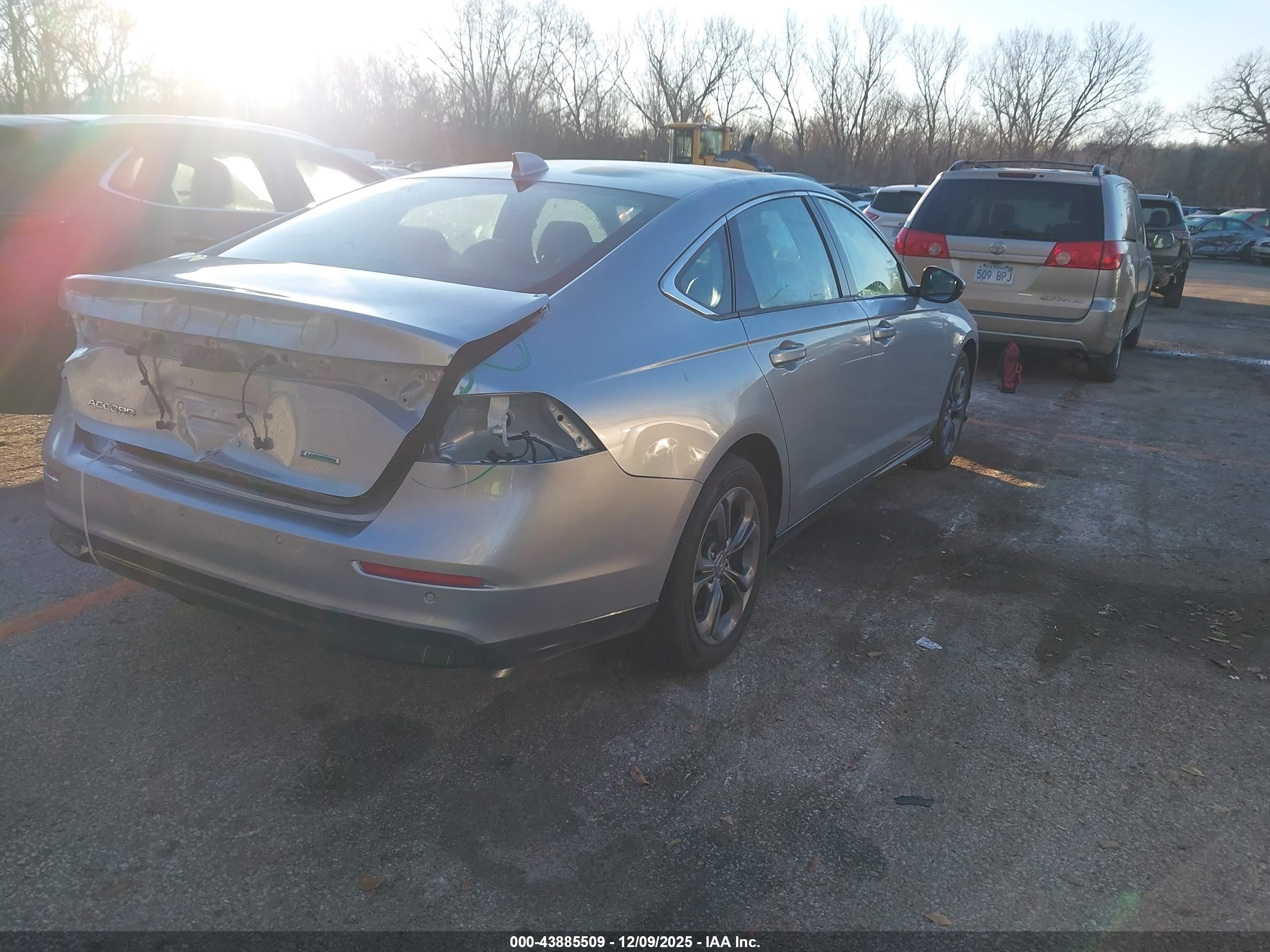 HONDA ACCORD image 4