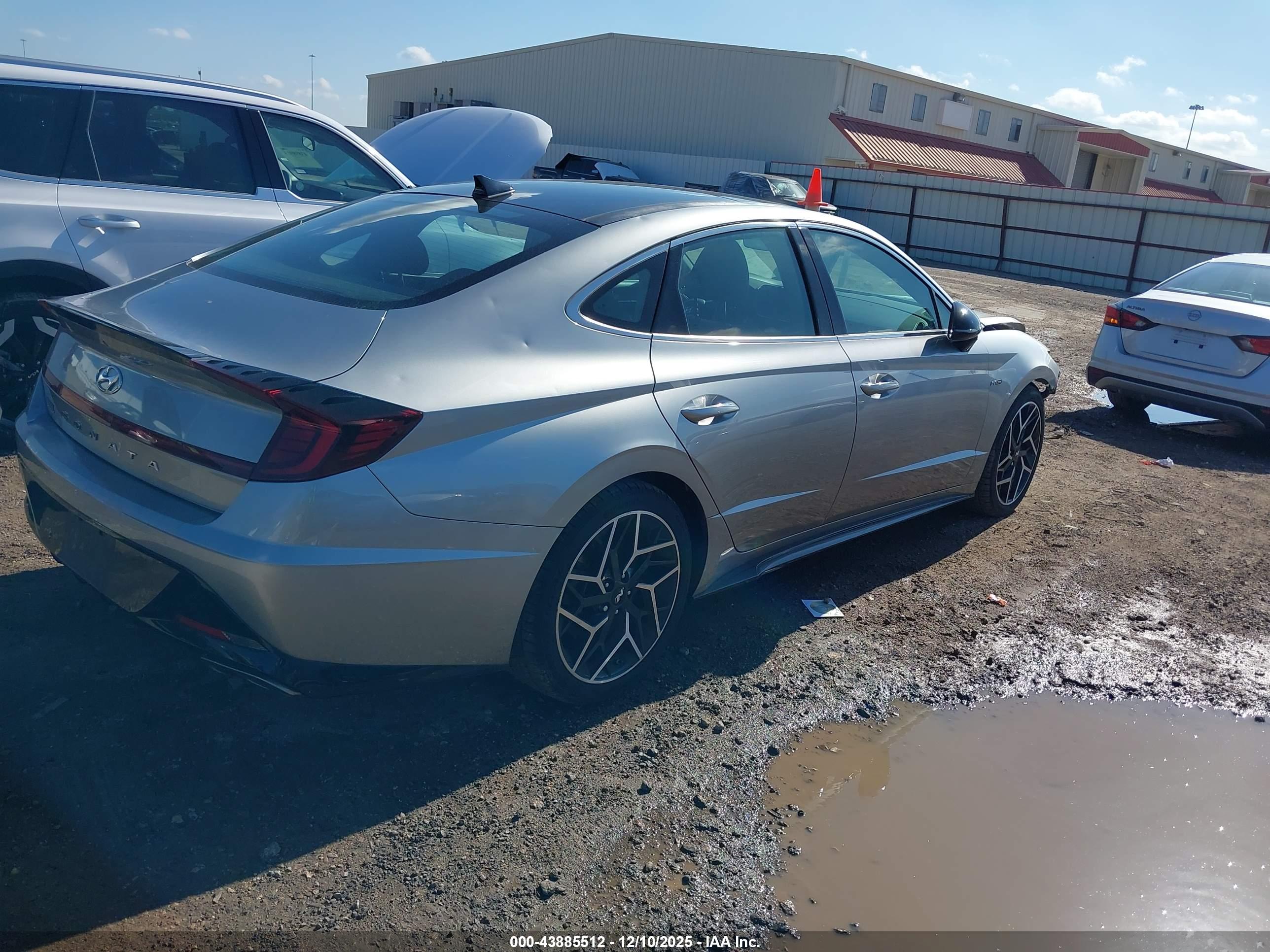 HYUNDAI SONATA image 4