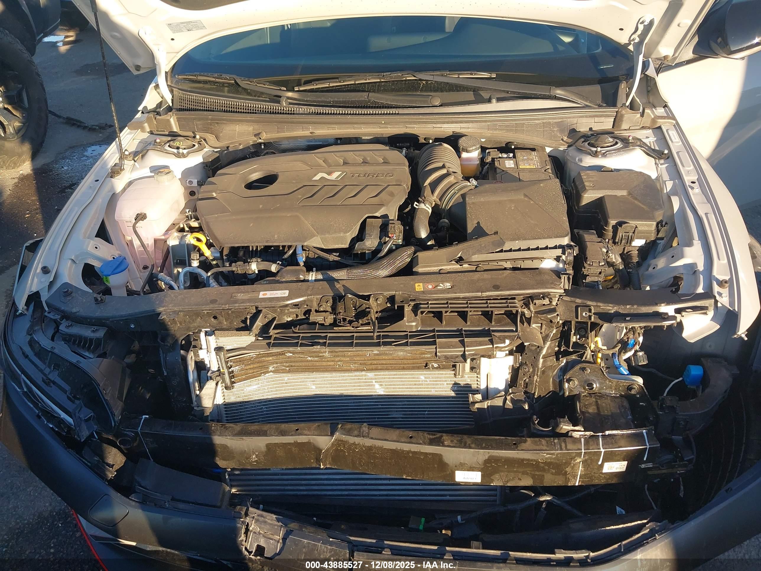 HYUNDAI ELANTRA image 10