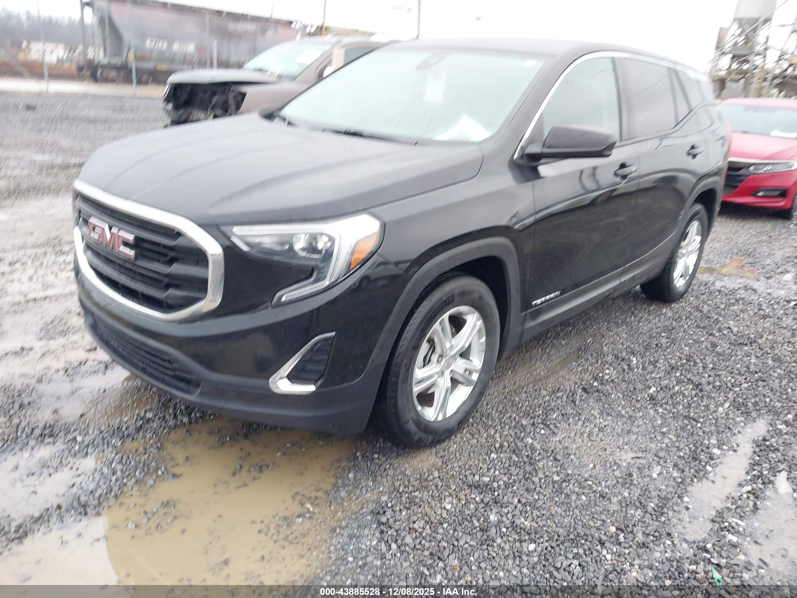GMC TERRAIN image 2