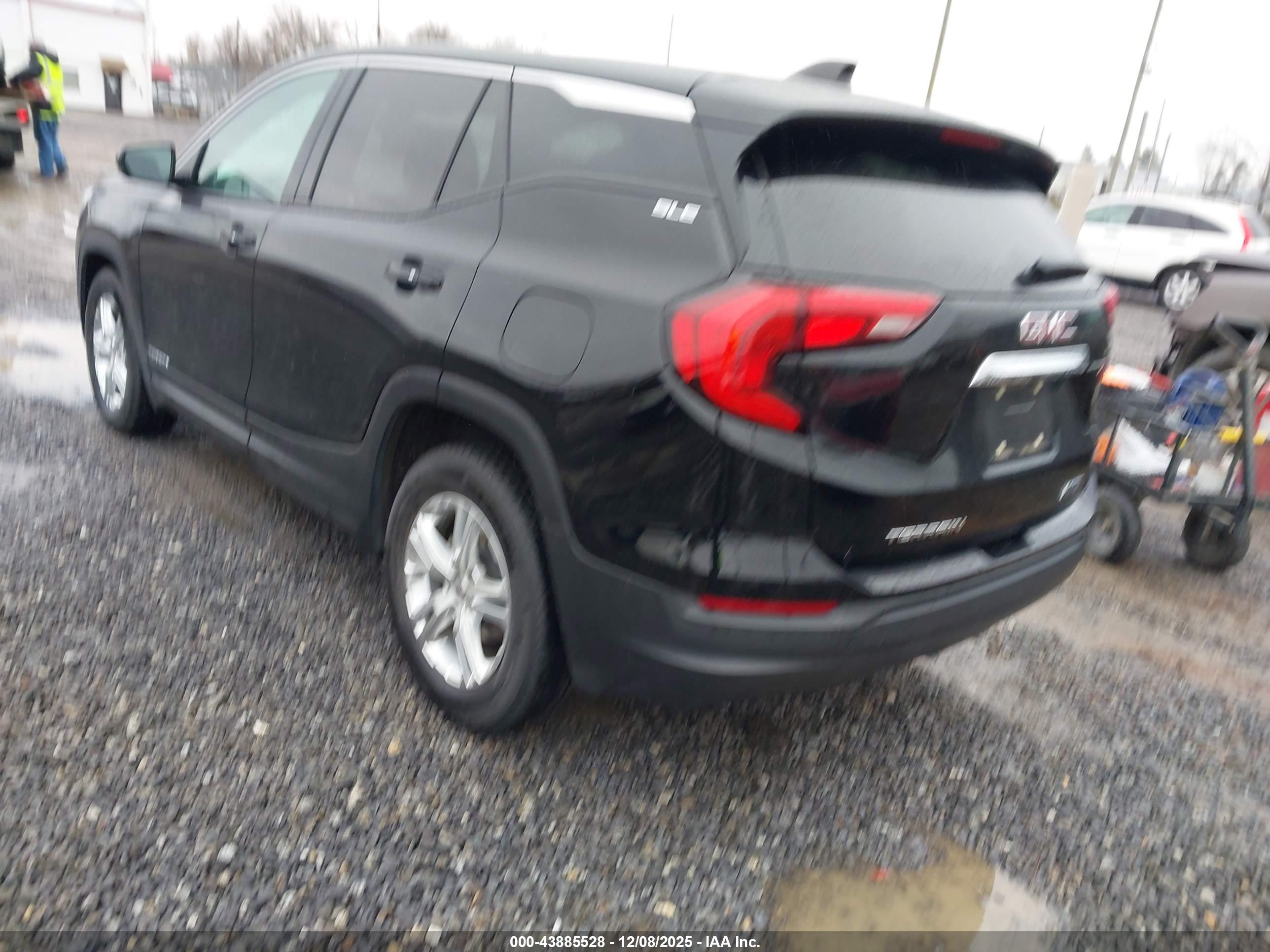 GMC TERRAIN image 3