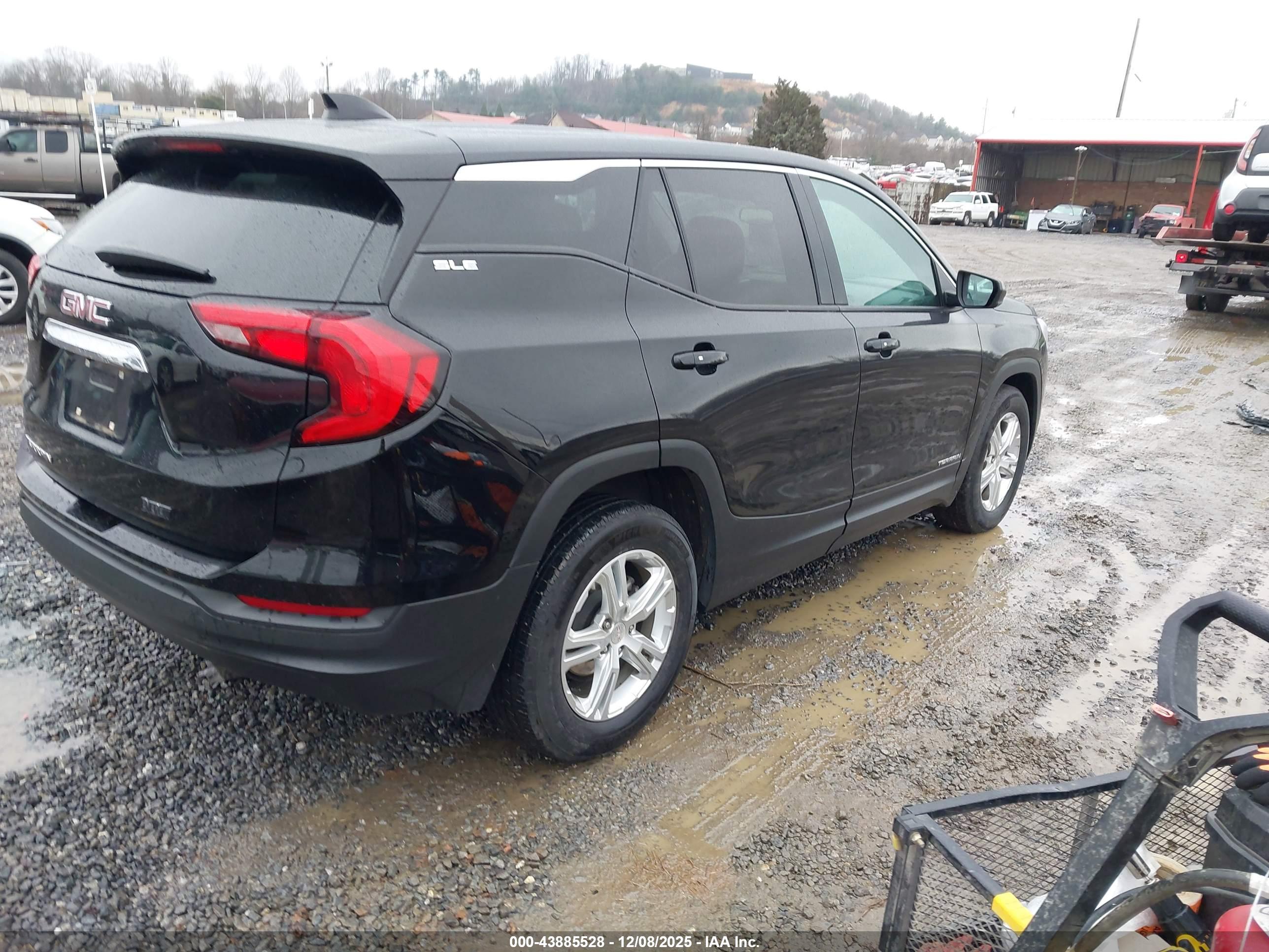 GMC TERRAIN image 4