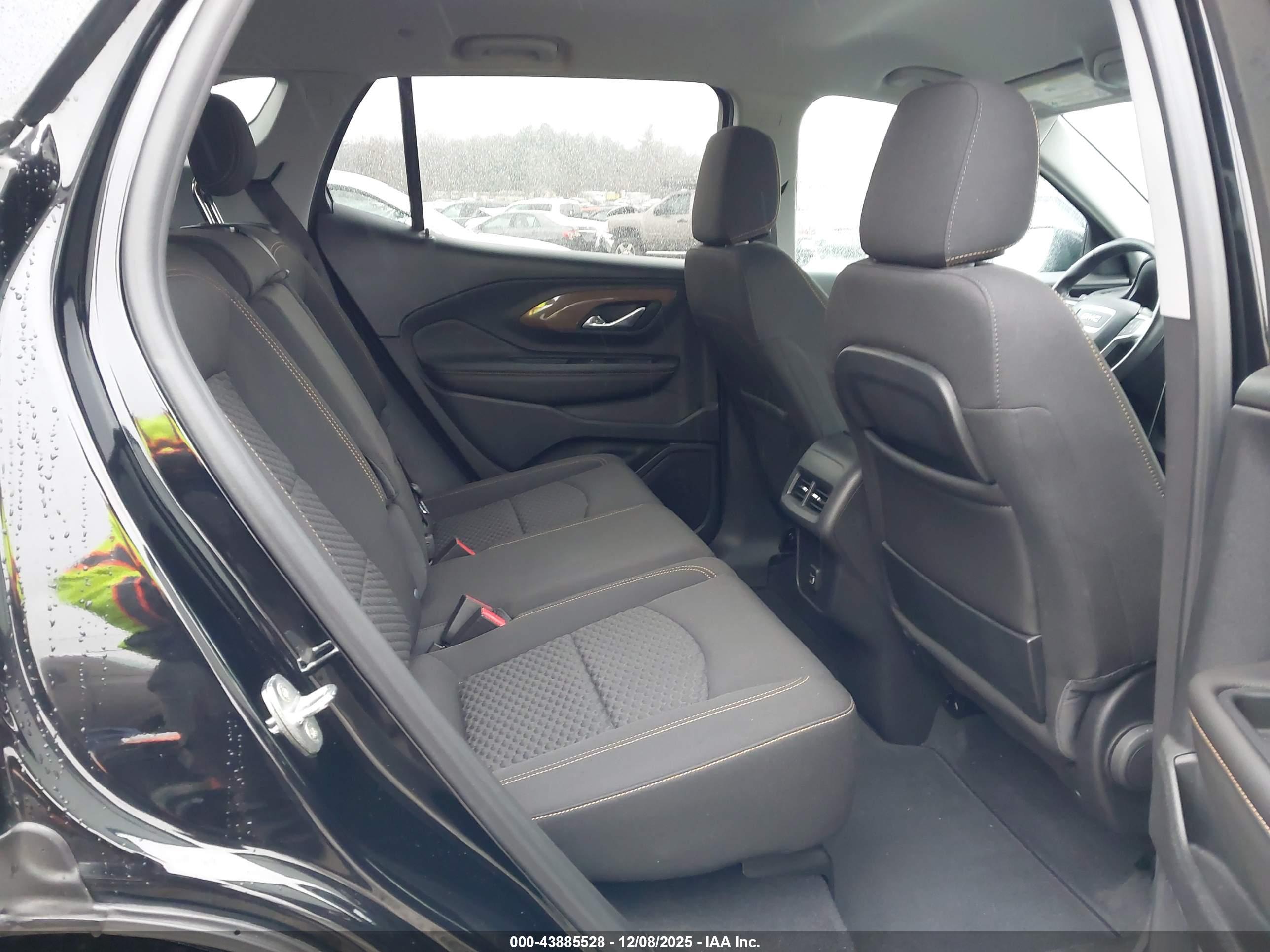 GMC TERRAIN image 8