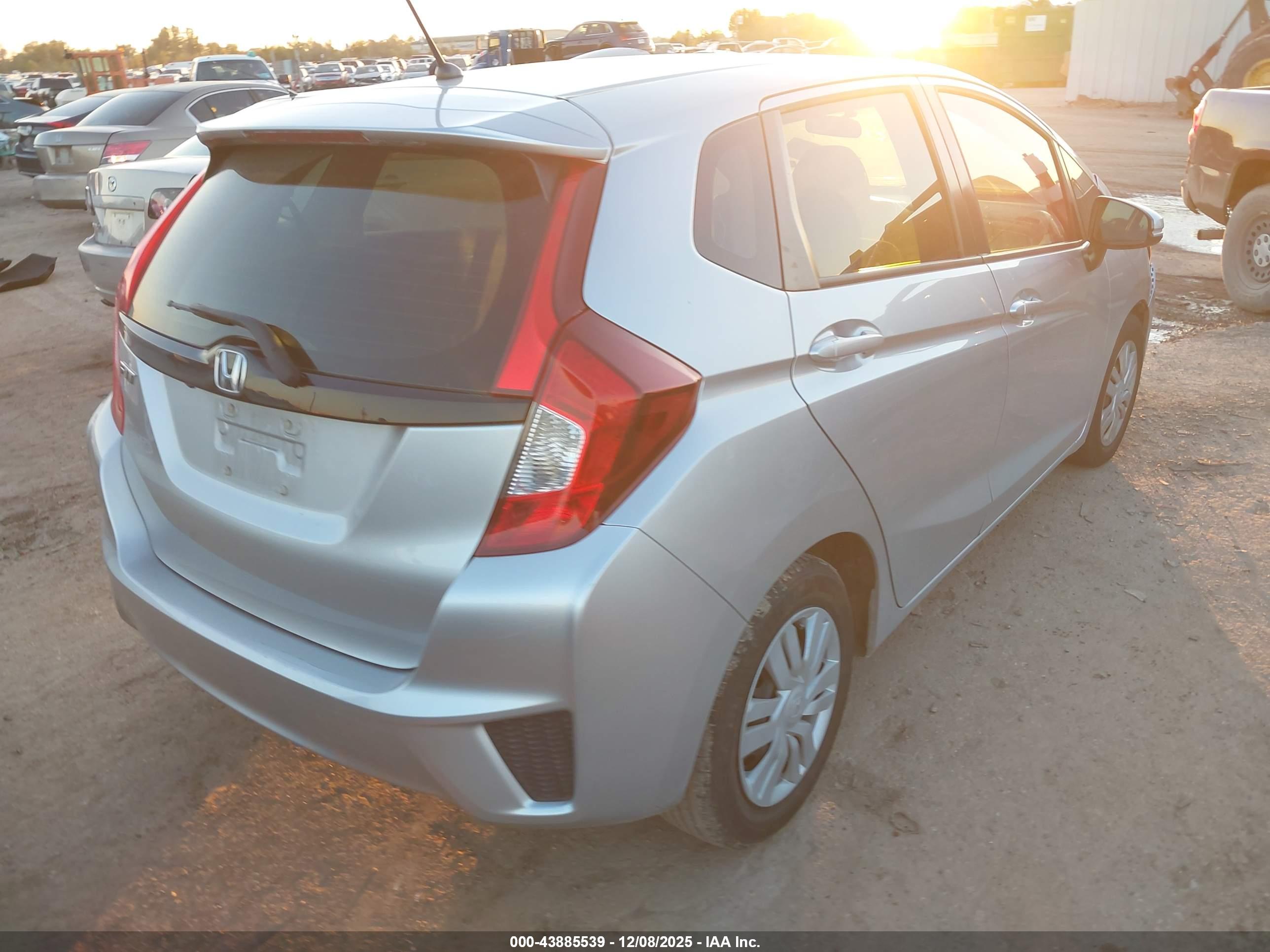 HONDA FIT image 4