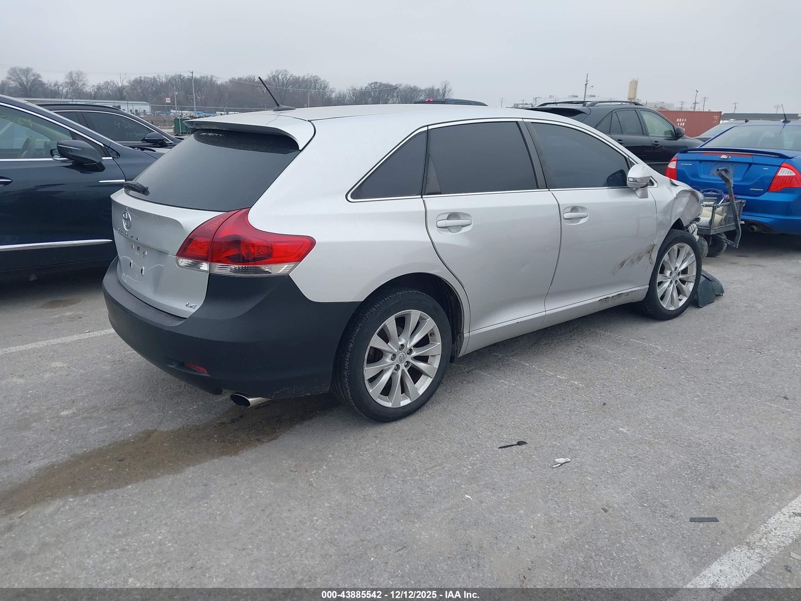 TOYOTA VENZA image 4