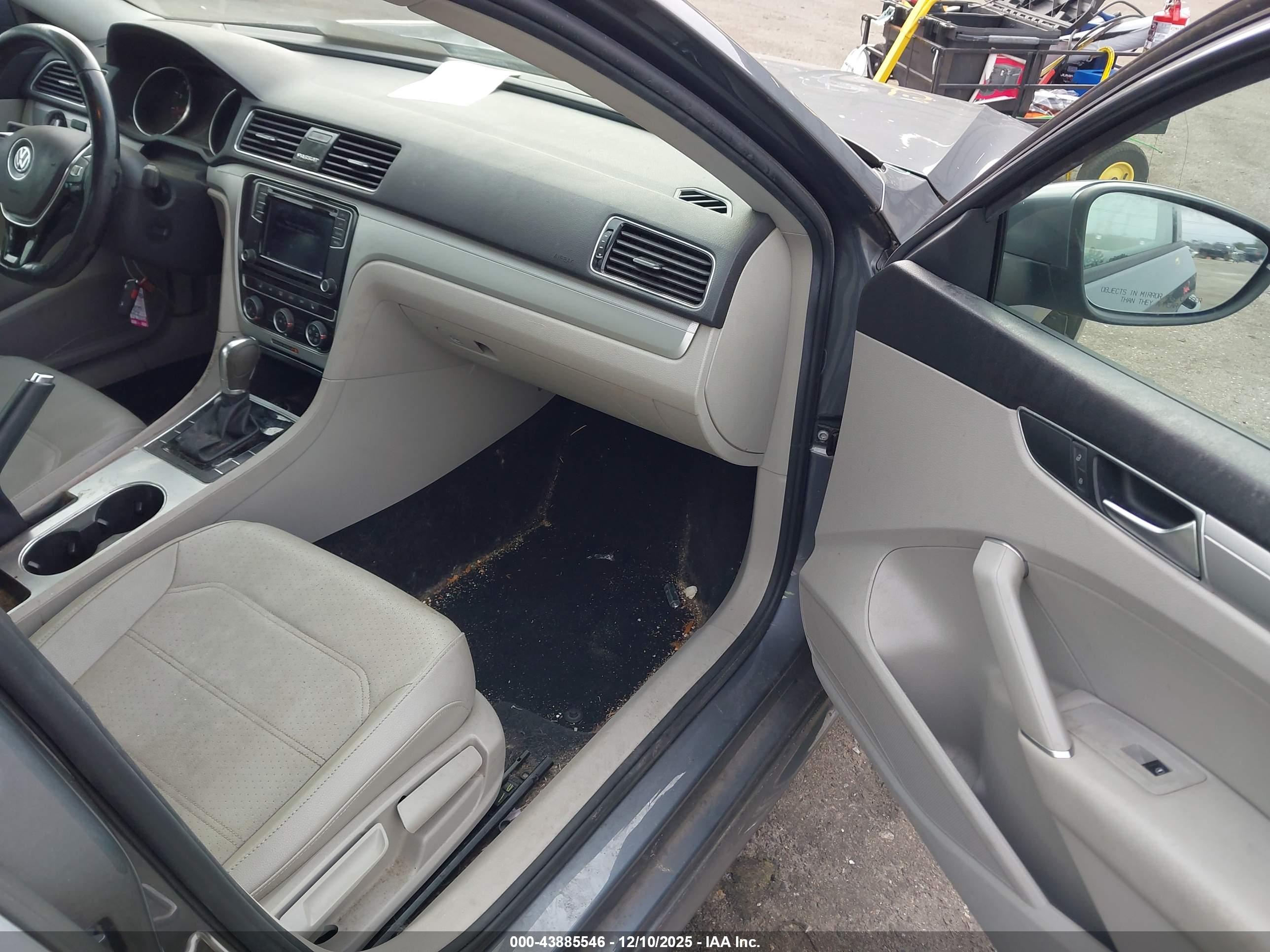 VOLKSWAGEN PASSAT image 5