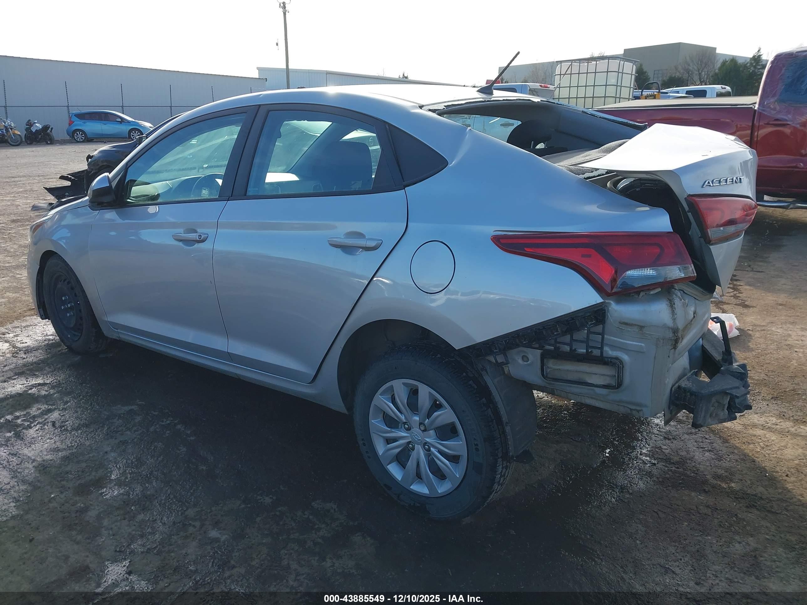 HYUNDAI ACCENT image 3