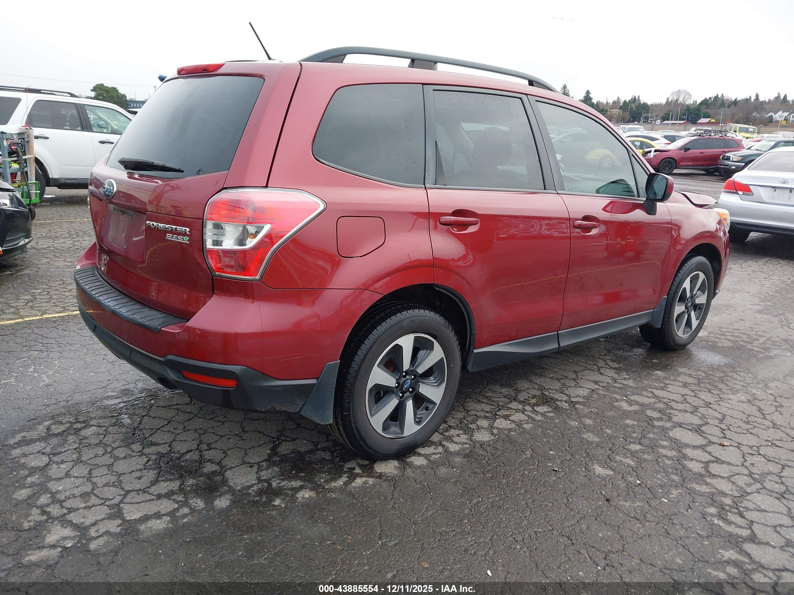 SUBARU FORESTER image 4