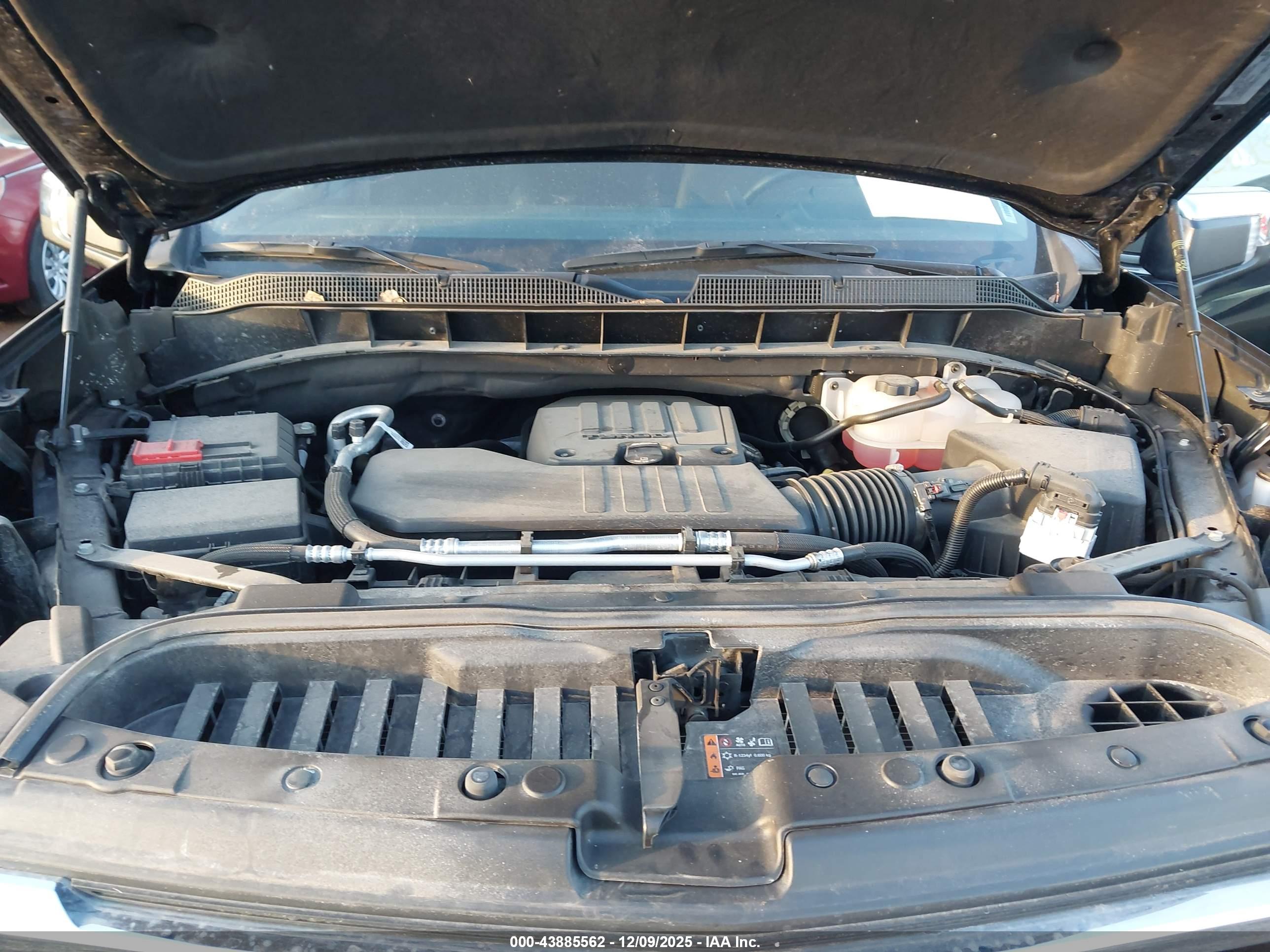 CHEVROLET SILVERADO image 10