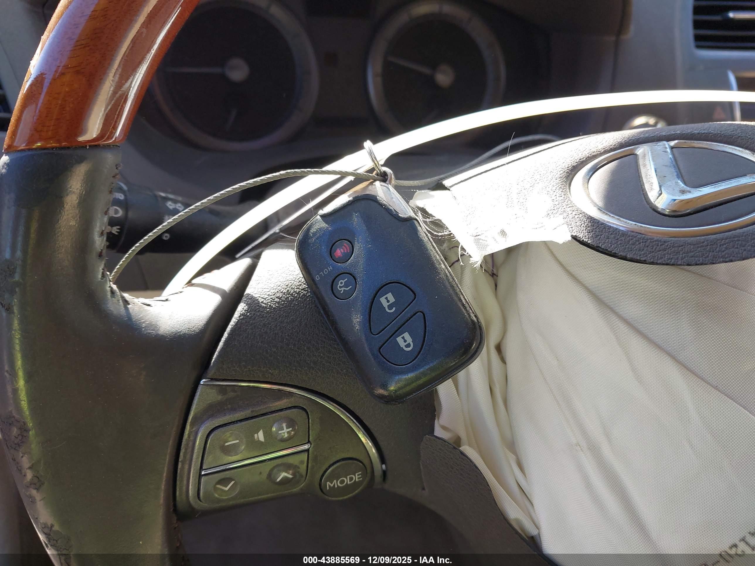 LEXUS ES image 11