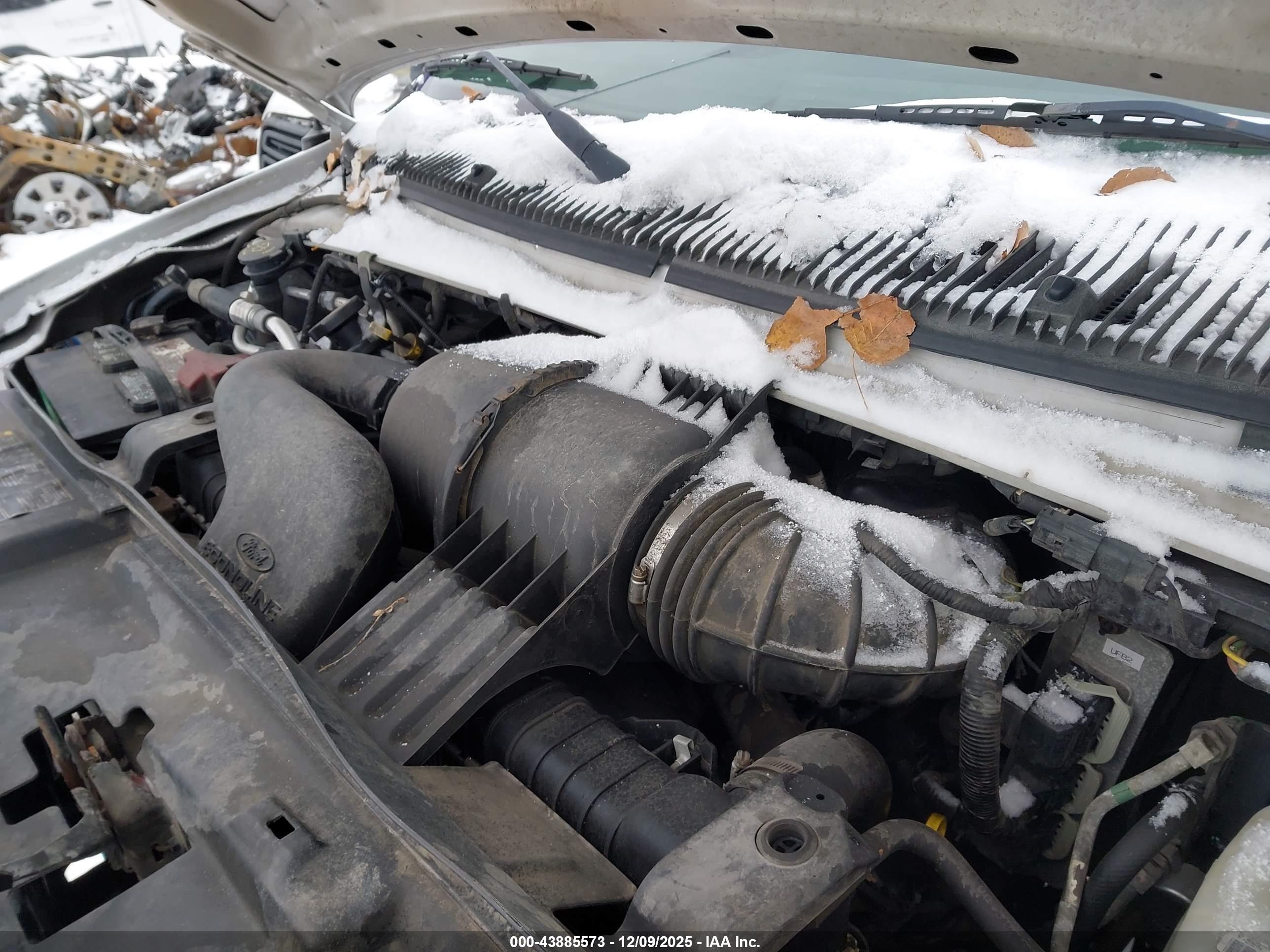 FORD E-450 image 10