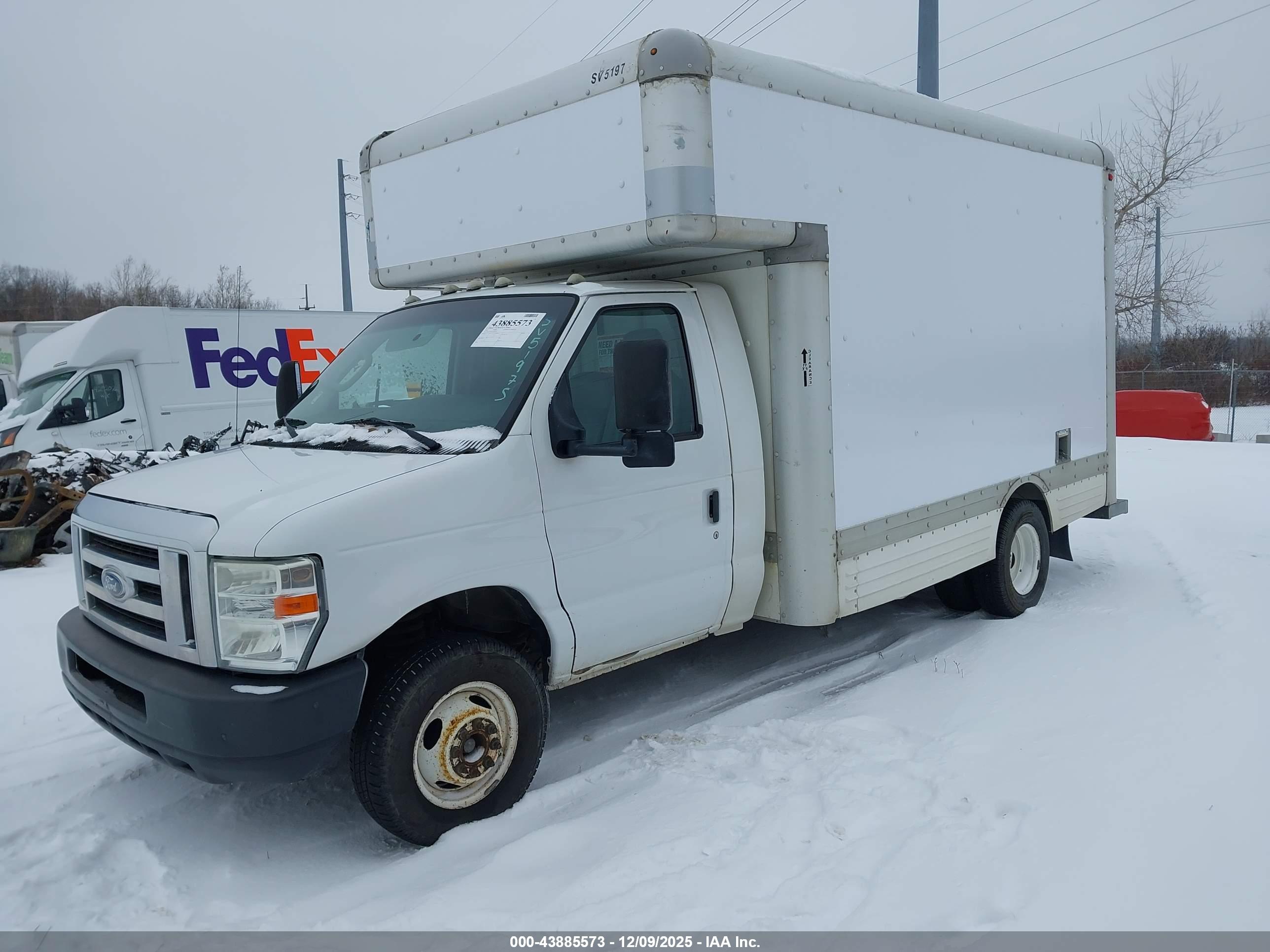 FORD E-450 image 2
