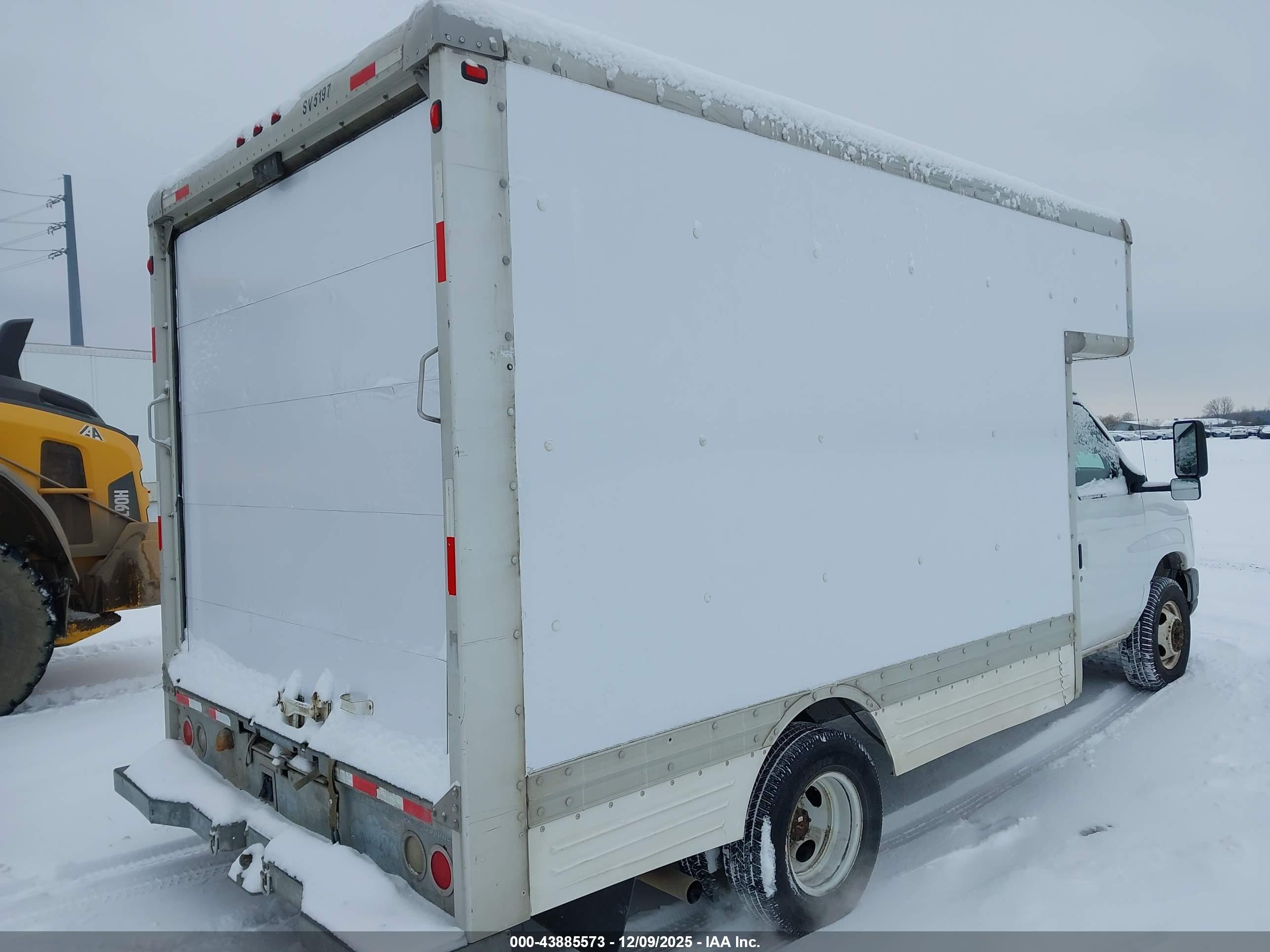 FORD E-450 image 4