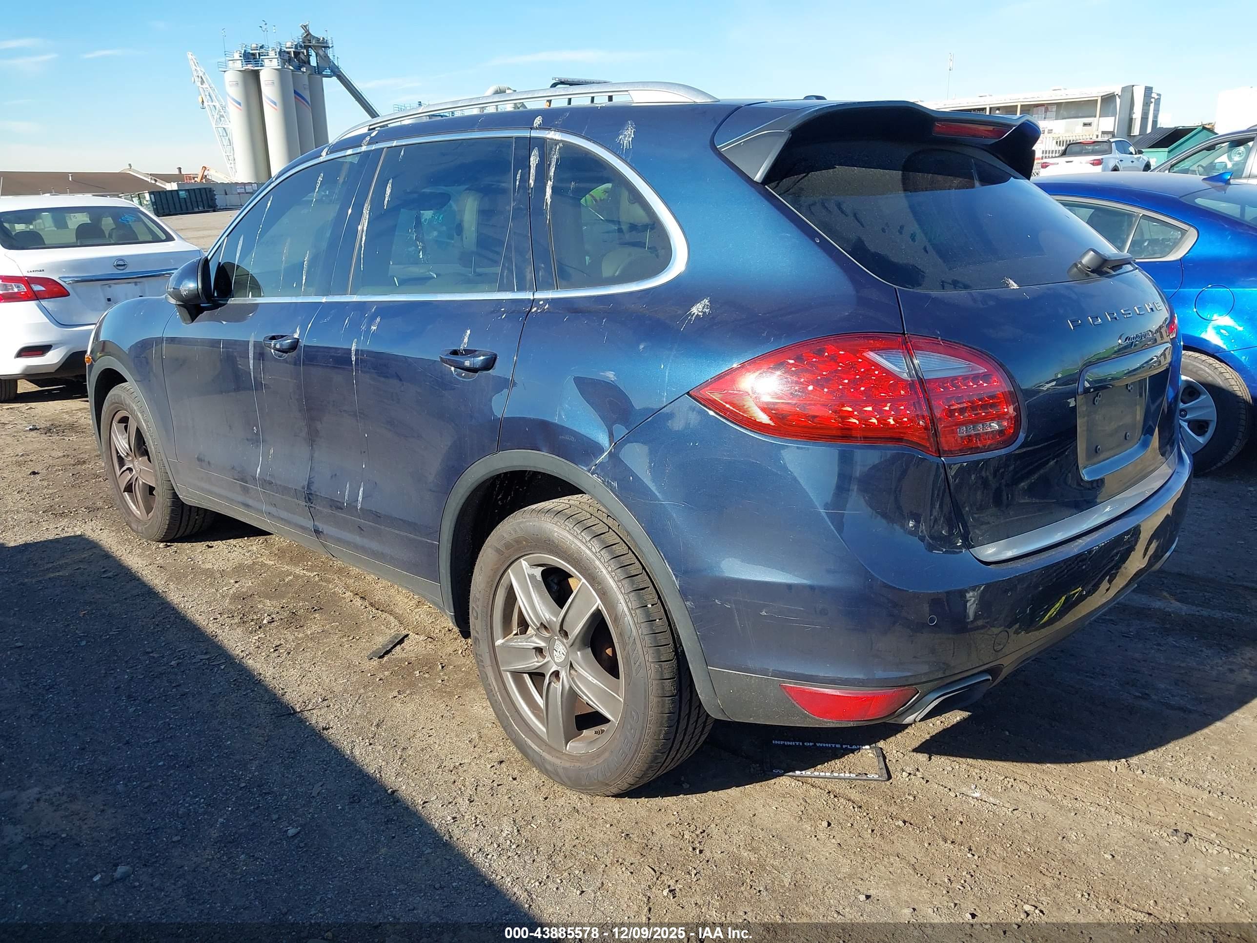 PORSCHE CAYENNE image 3
