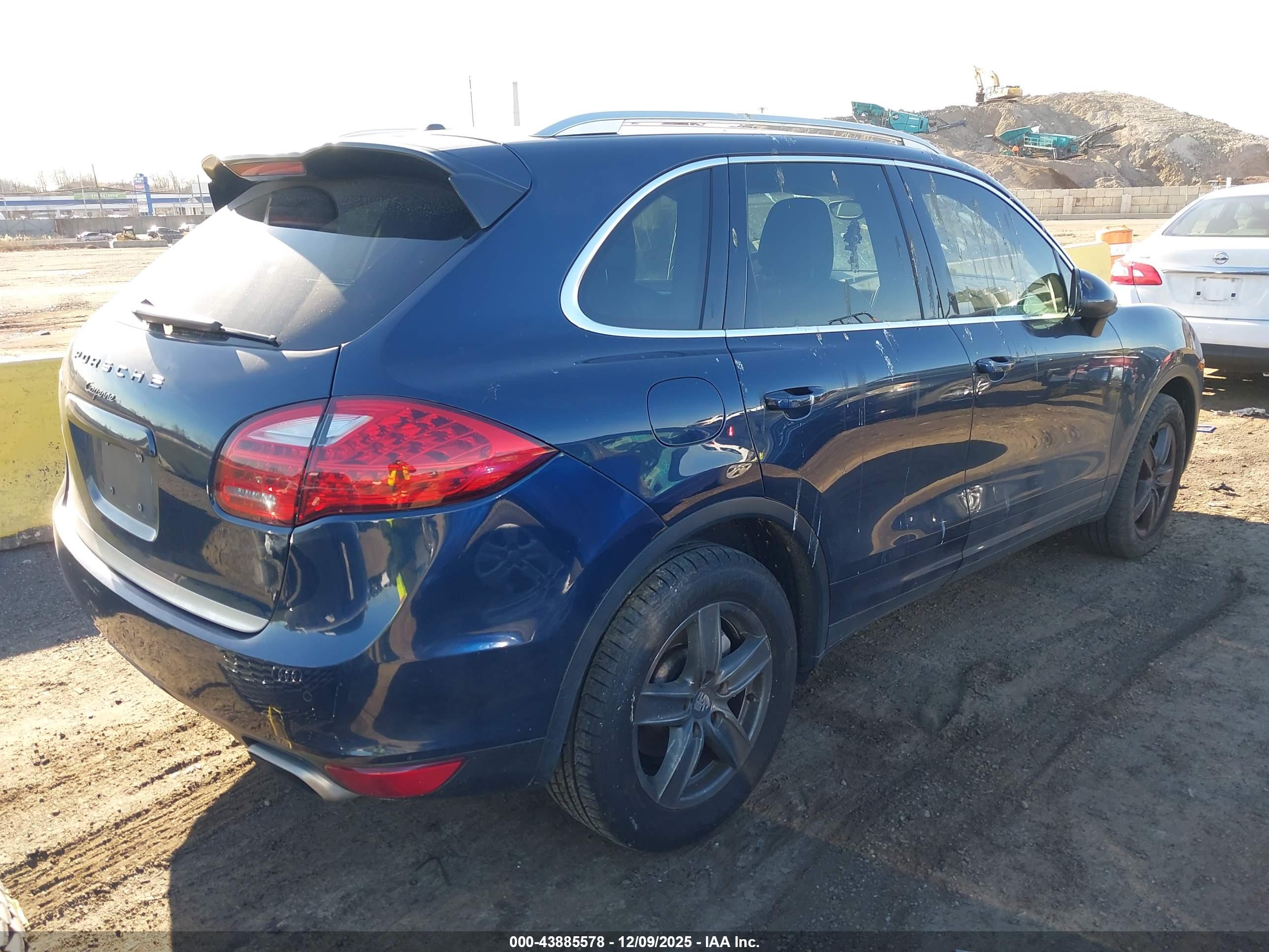 PORSCHE CAYENNE image 4