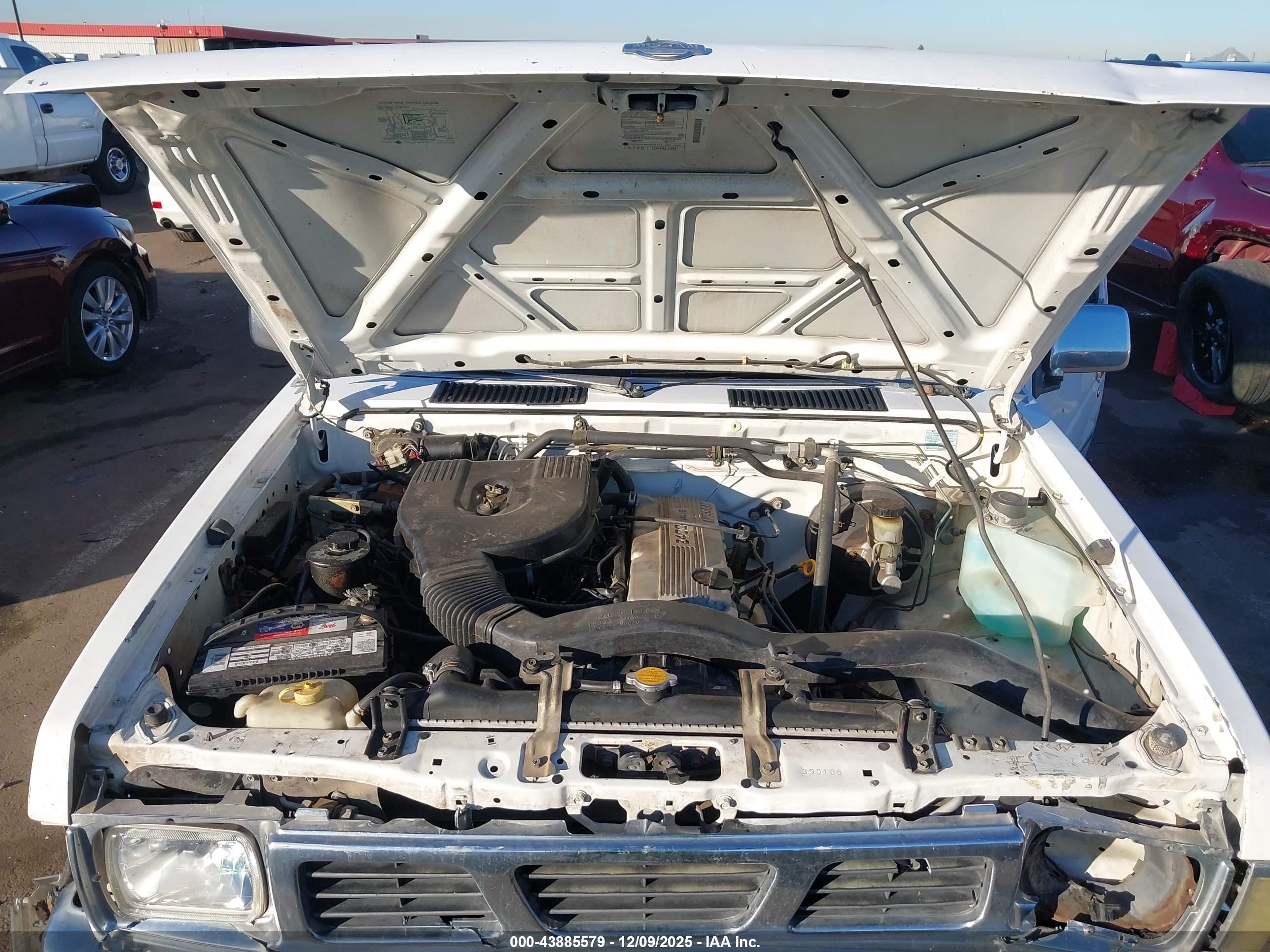 NISSAN TRUCK image 10