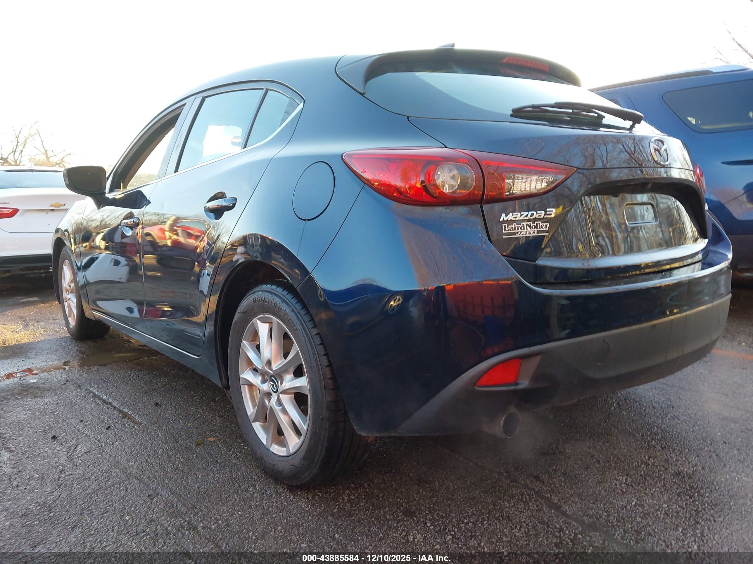 MAZDA MAZDA3 image 3