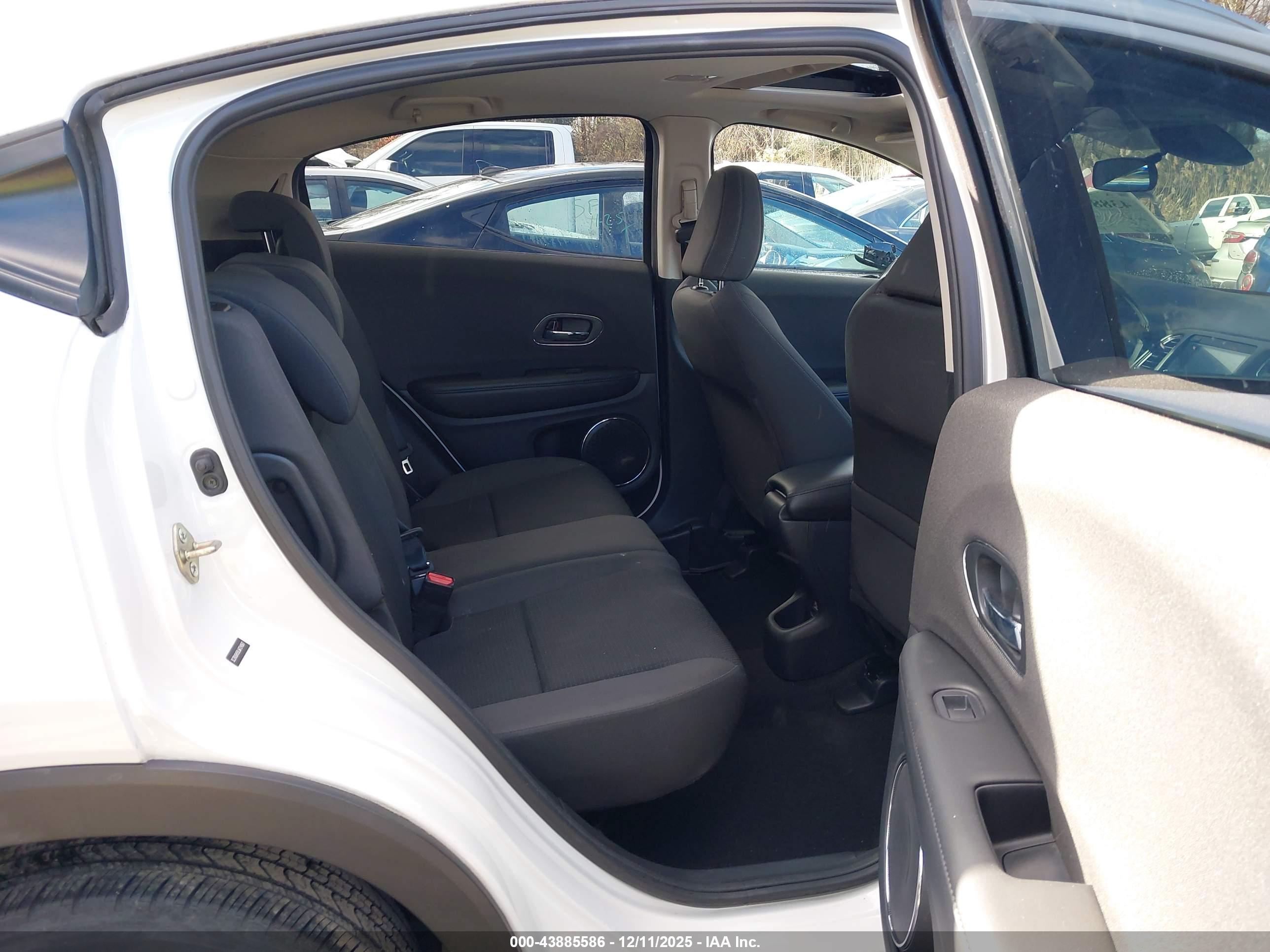 HONDA HR-V image 8
