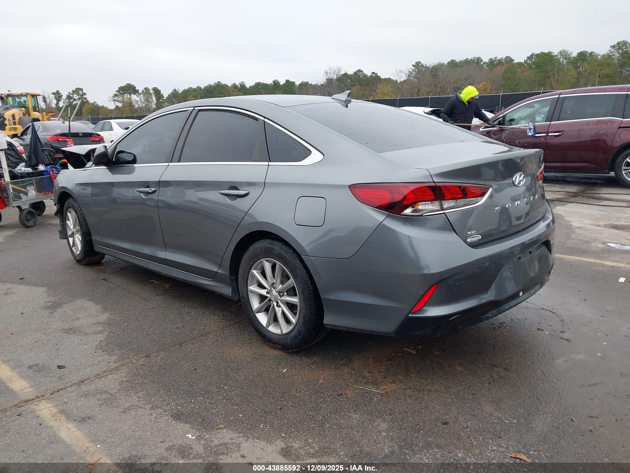 HYUNDAI SONATA image 3