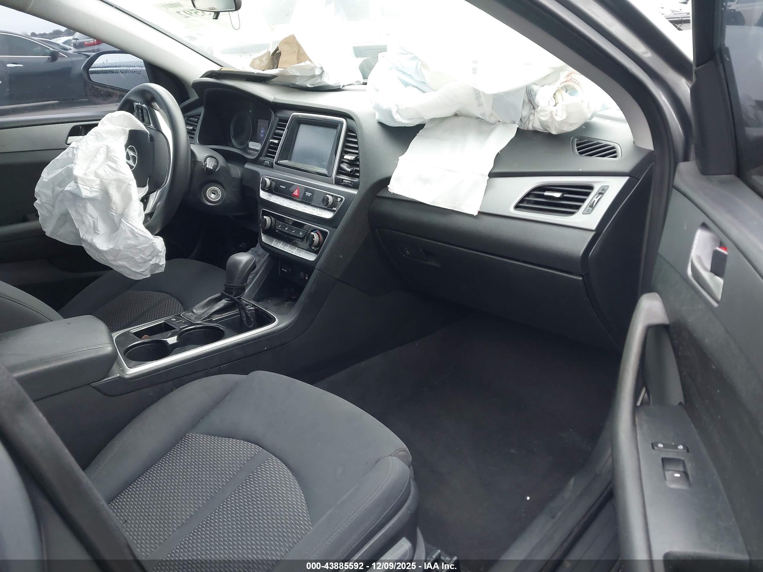 HYUNDAI SONATA image 5