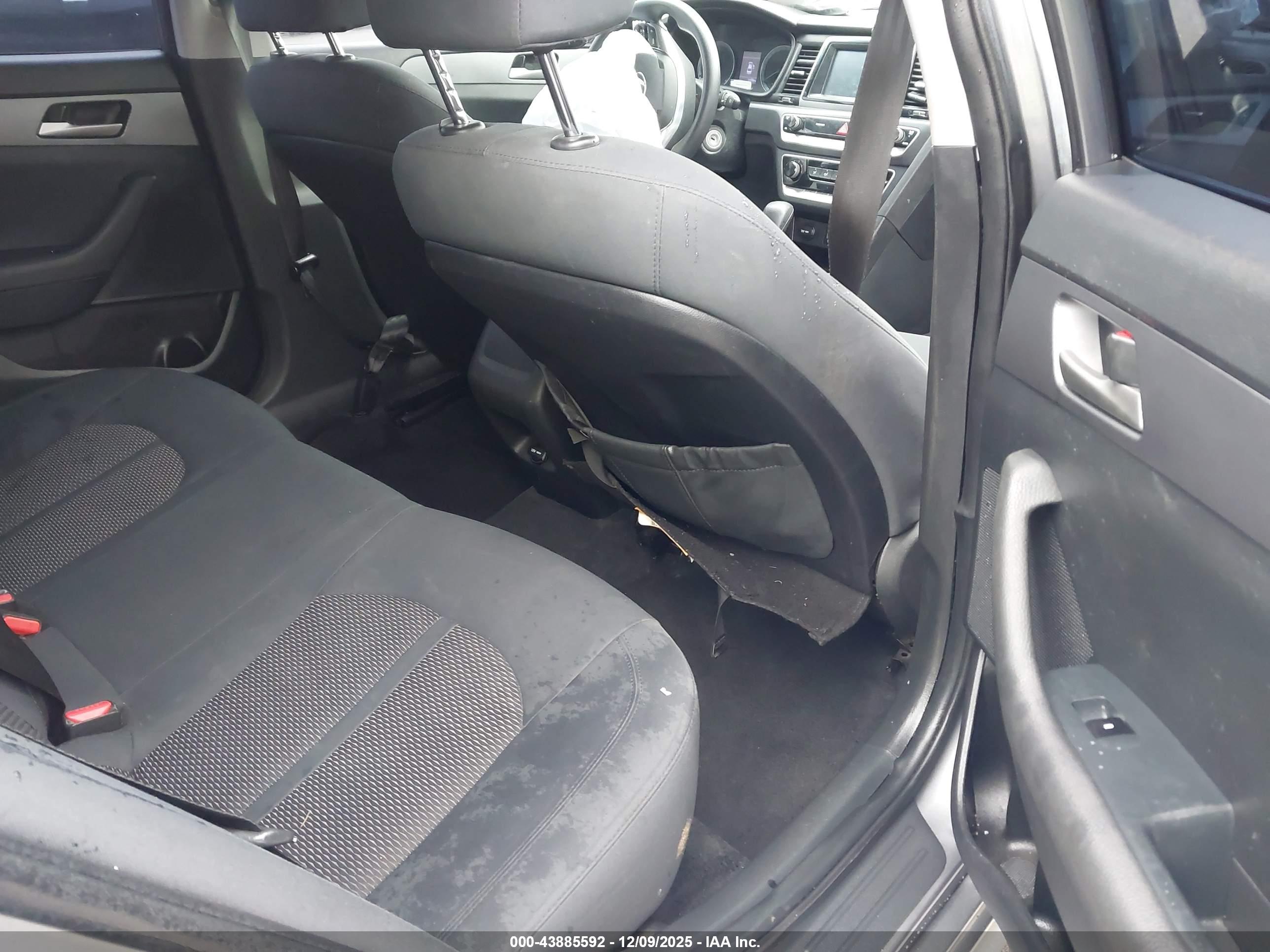 HYUNDAI SONATA image 8