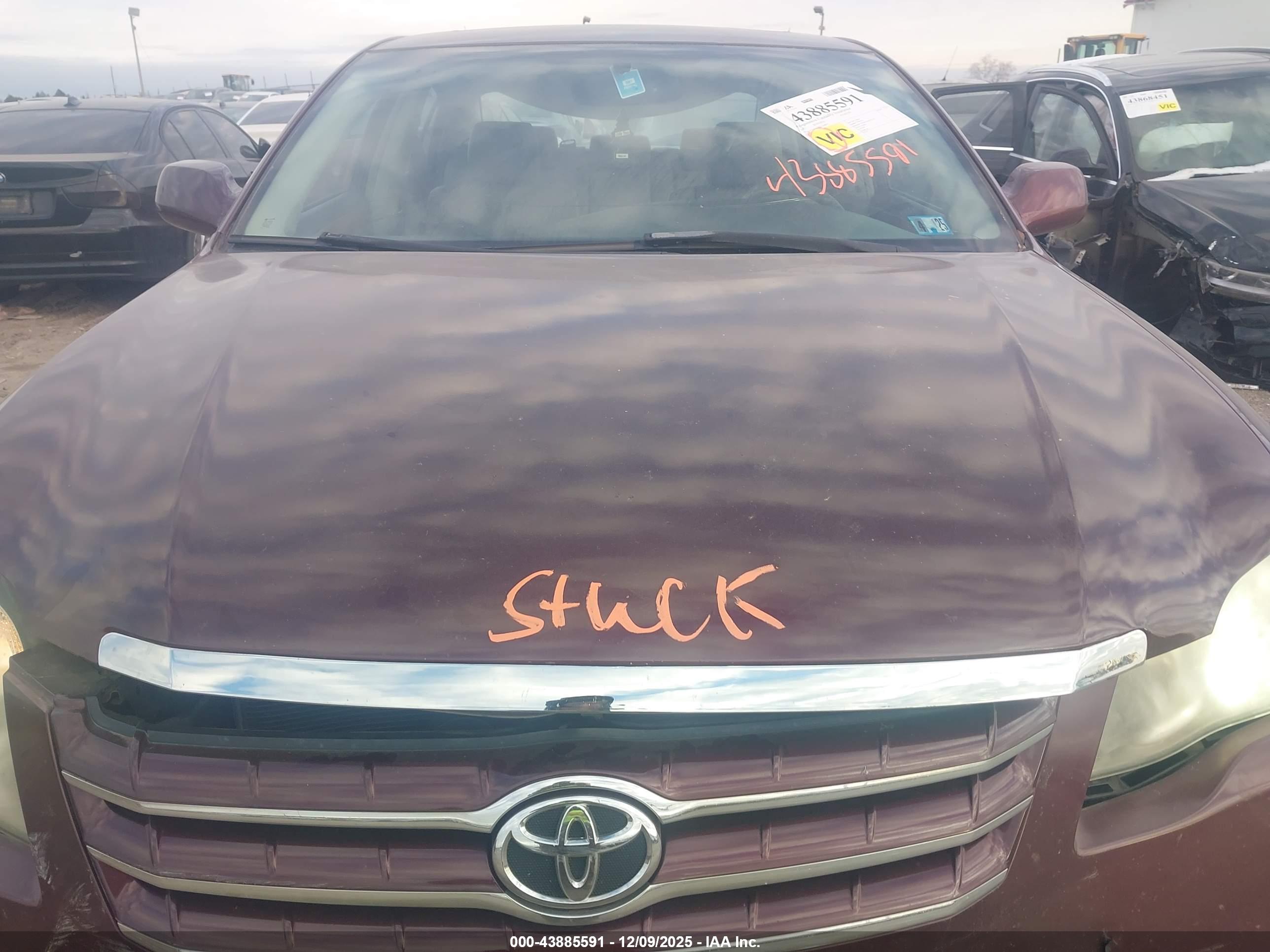 TOYOTA AVALON image 10