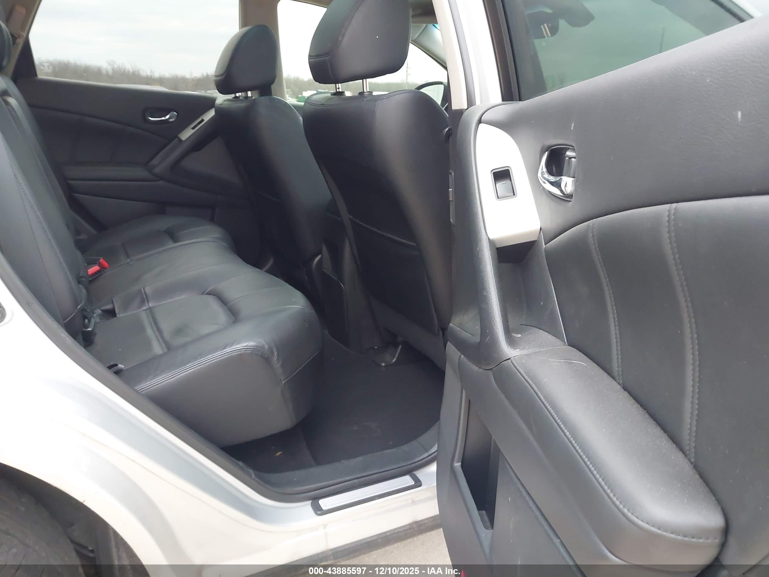 NISSAN MURANO image 8