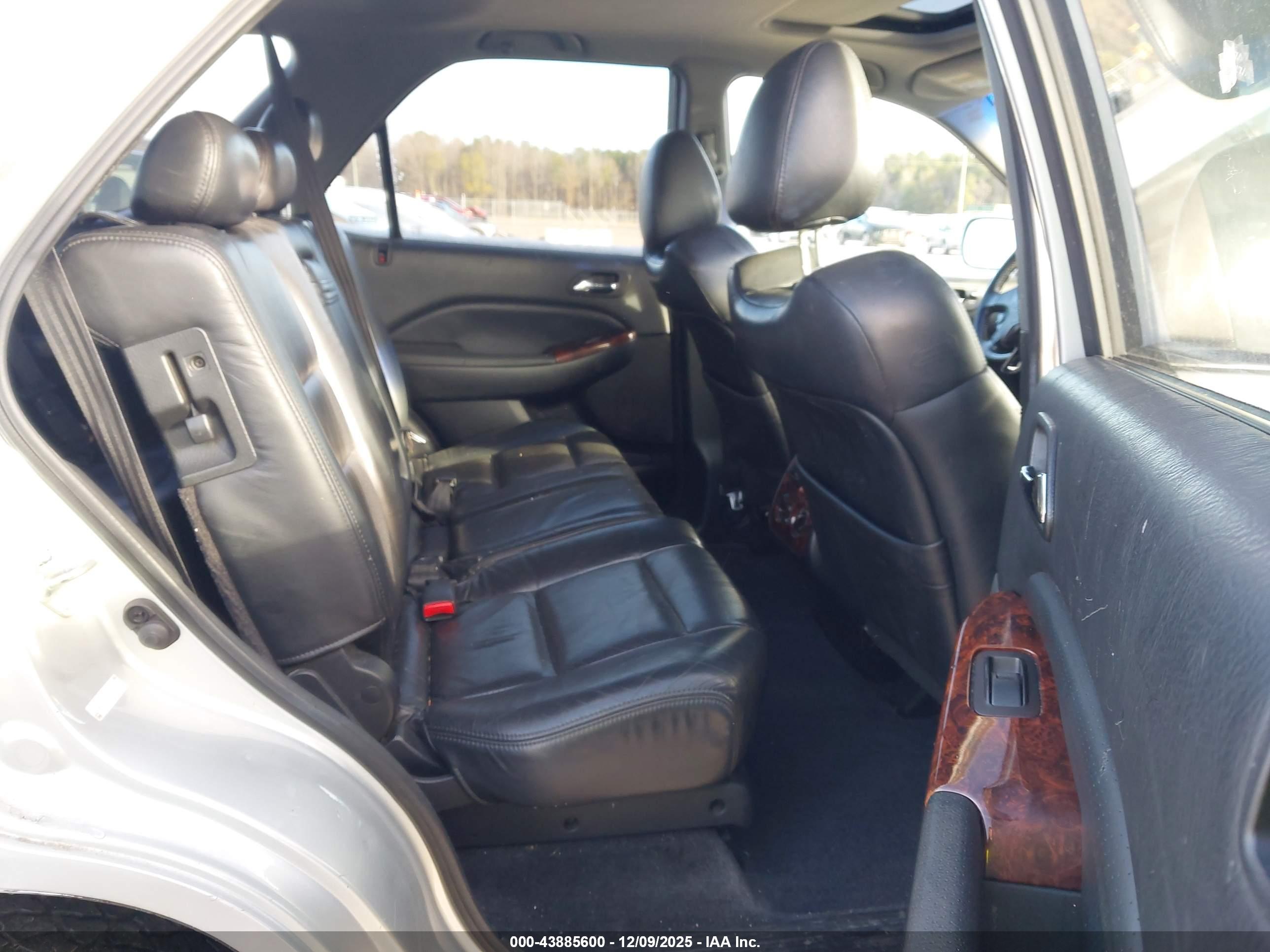 ACURA MDX image 8