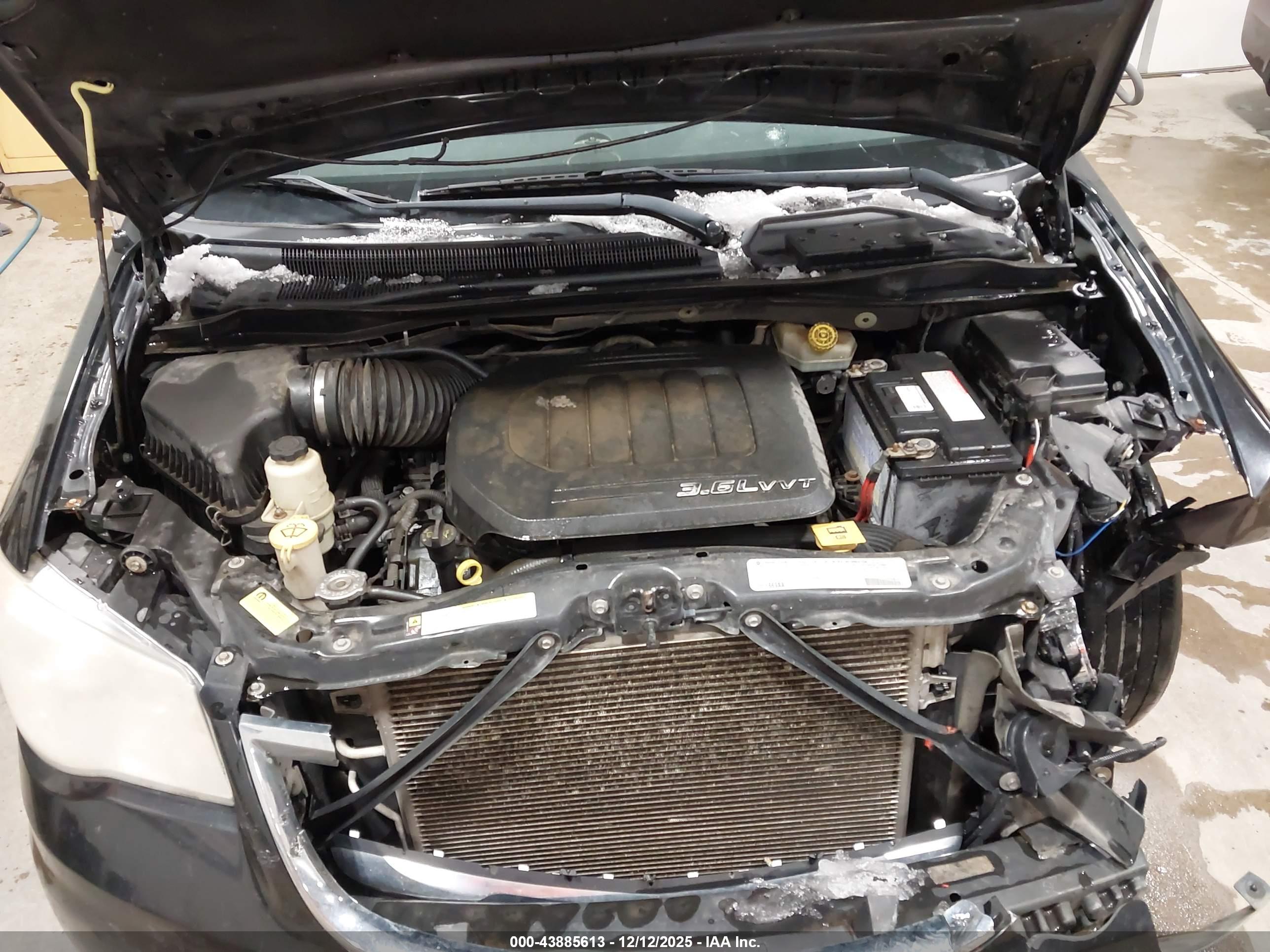 CHRYSLER TOWN image 10