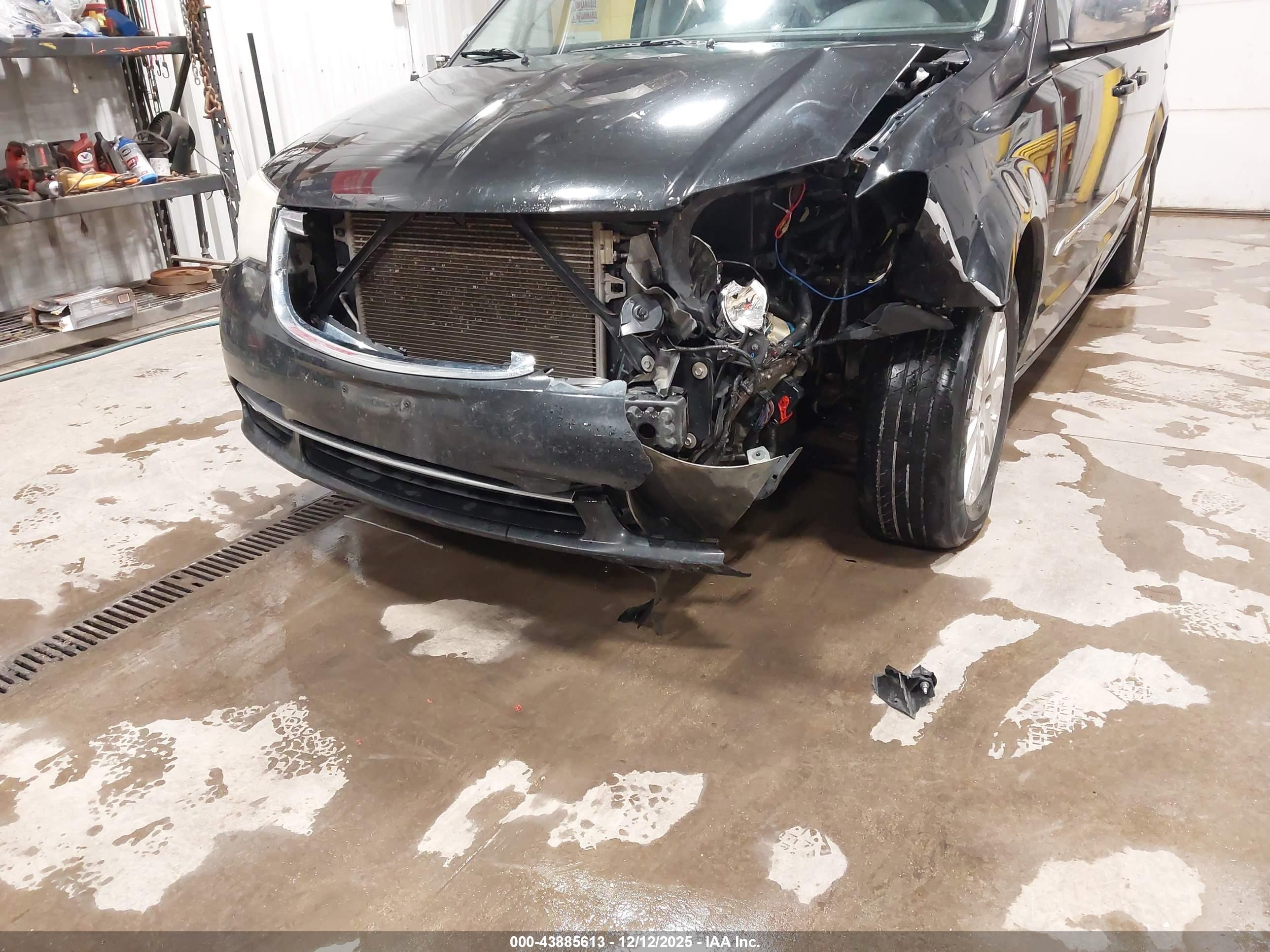 CHRYSLER TOWN image 6