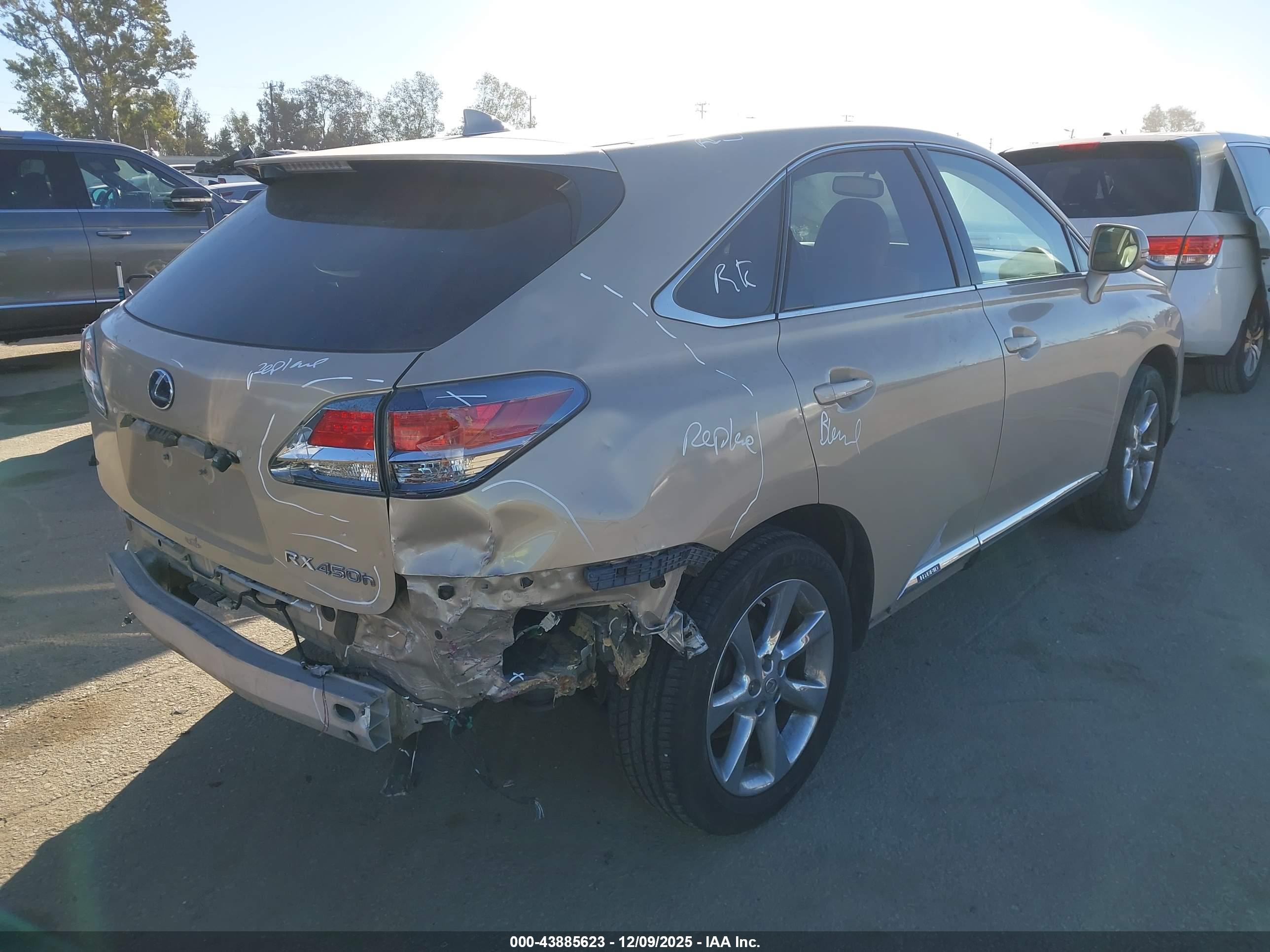 LEXUS RX image 4