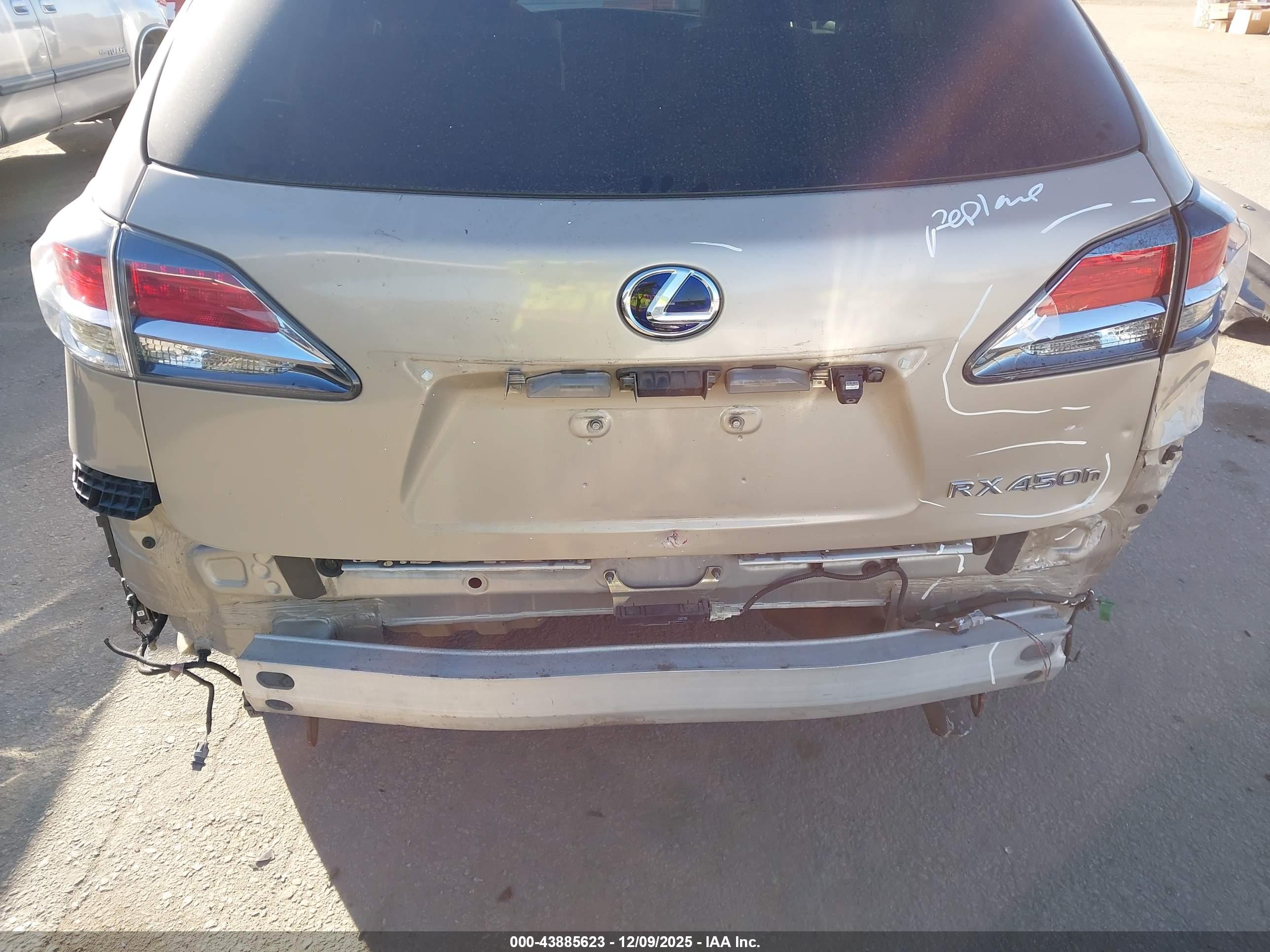 LEXUS RX image 6