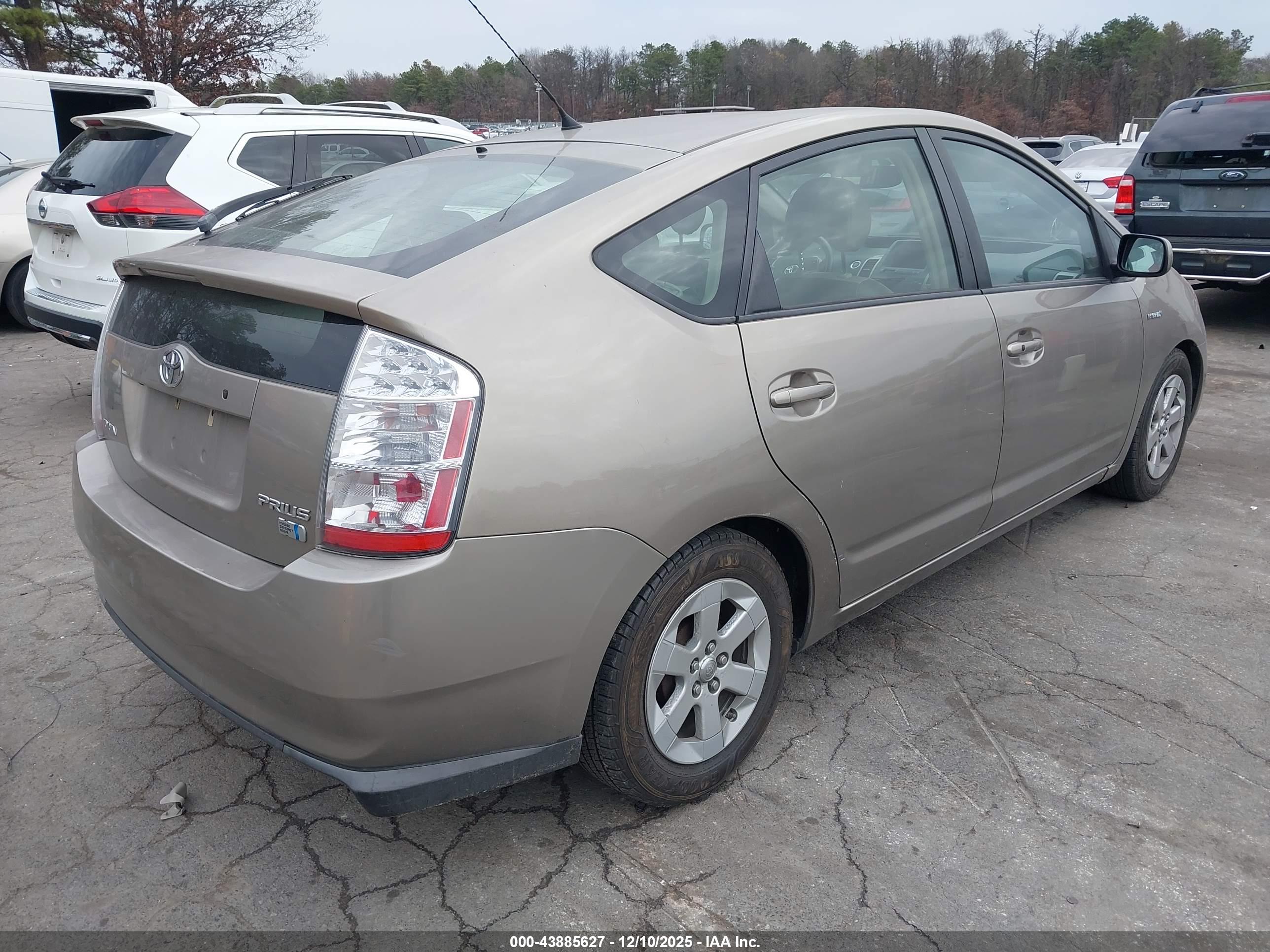 TOYOTA PRIUS image 4