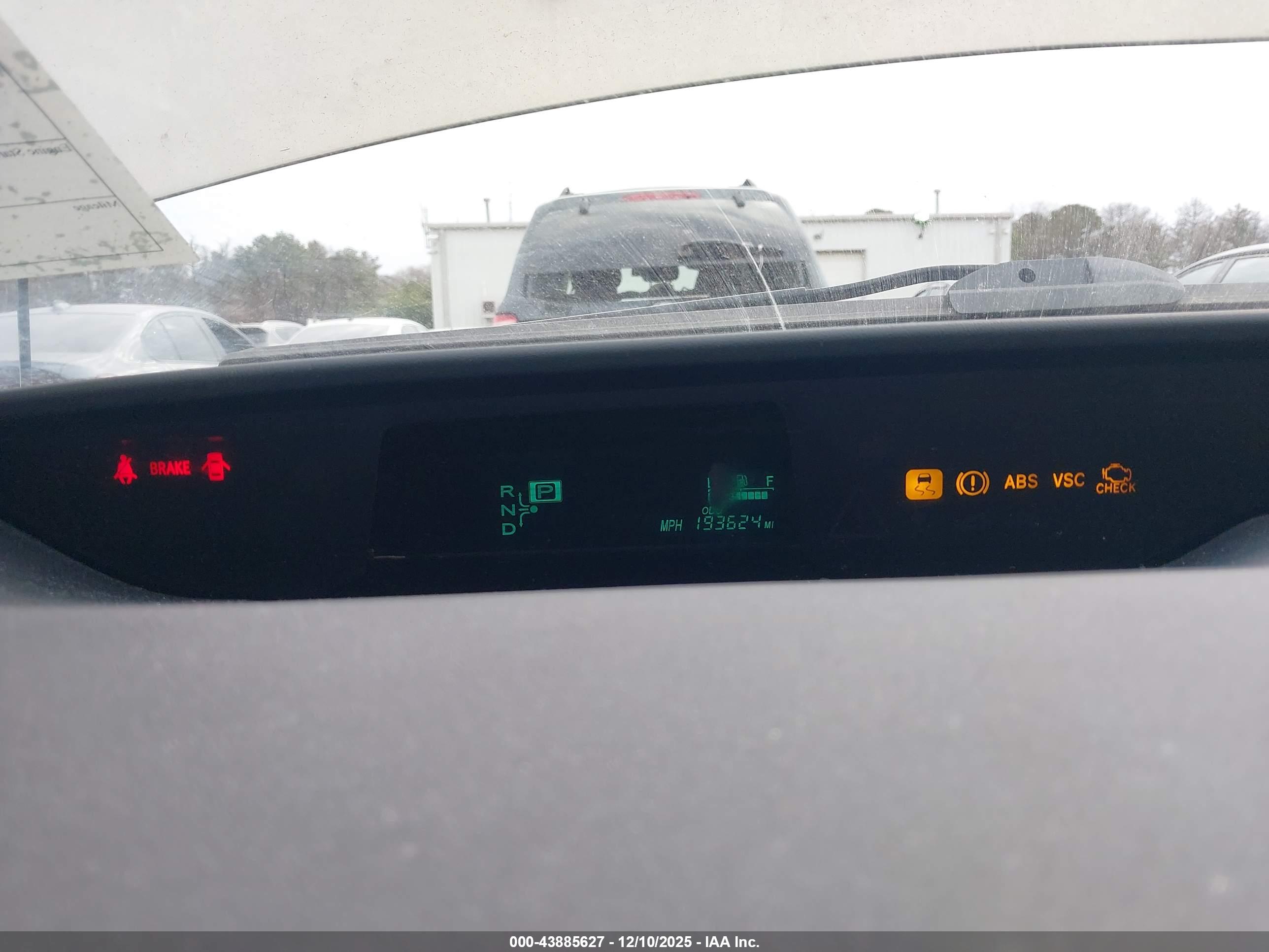 TOYOTA PRIUS image 7