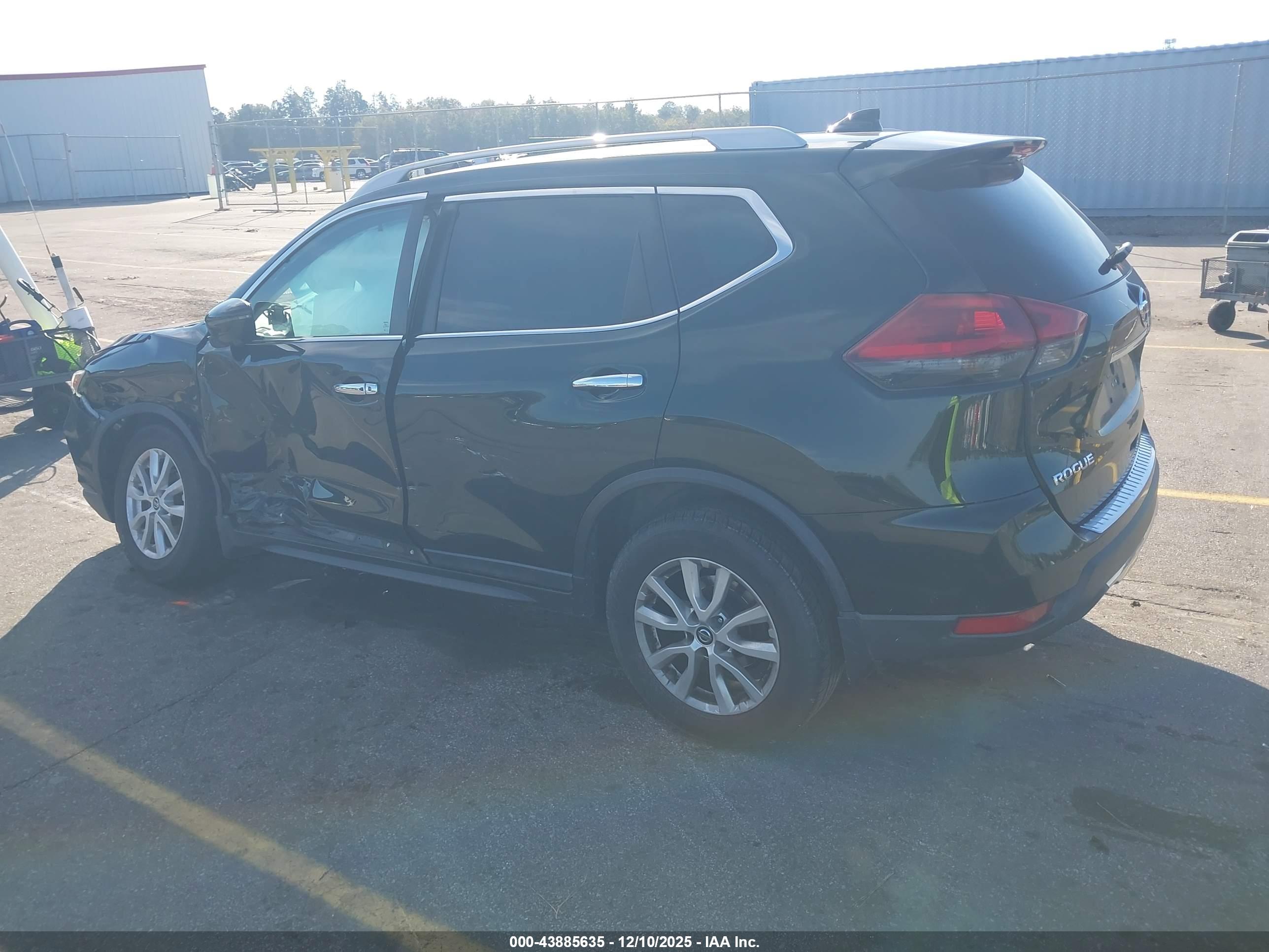 NISSAN ROGUE image 3