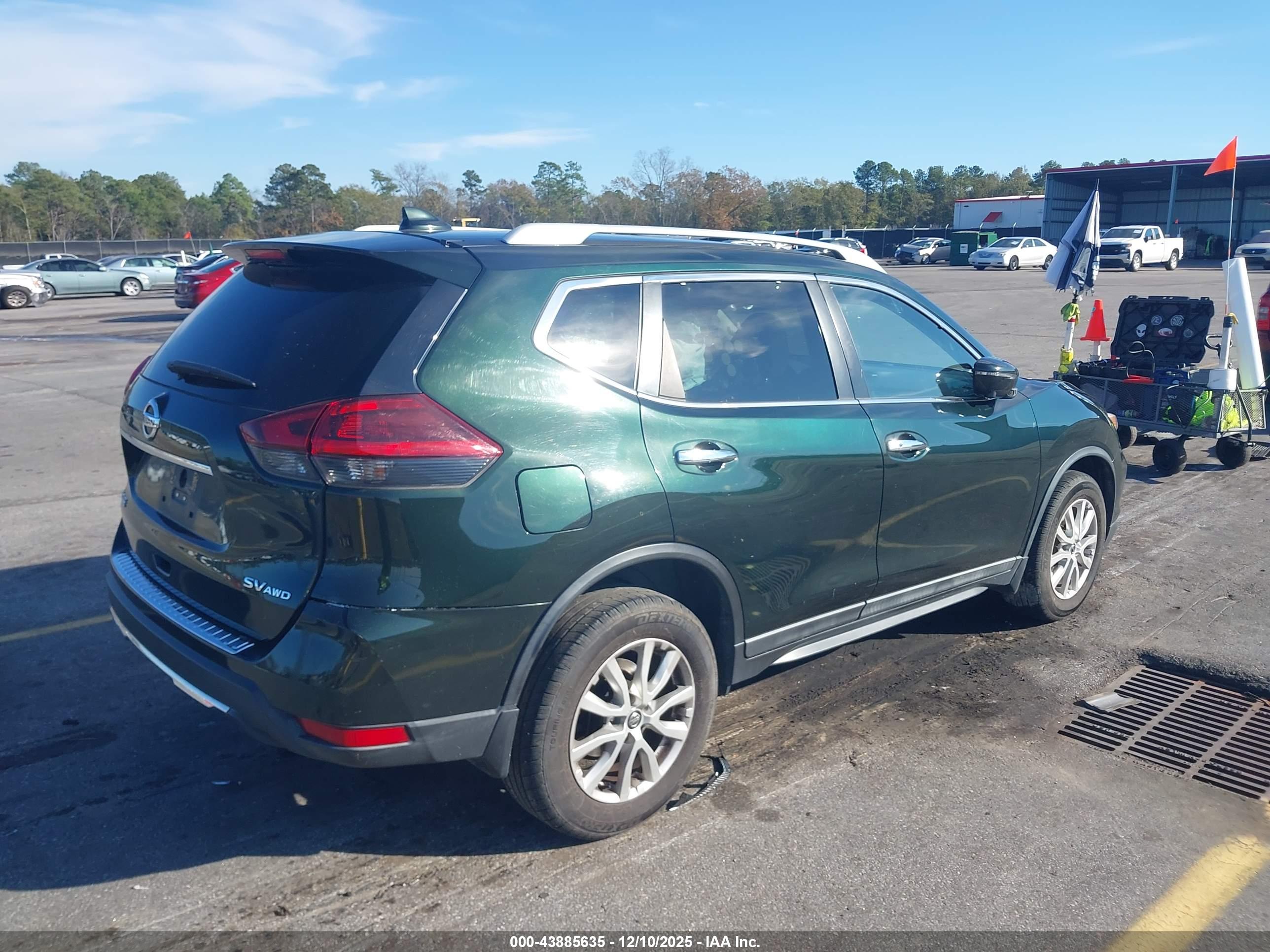 NISSAN ROGUE image 4