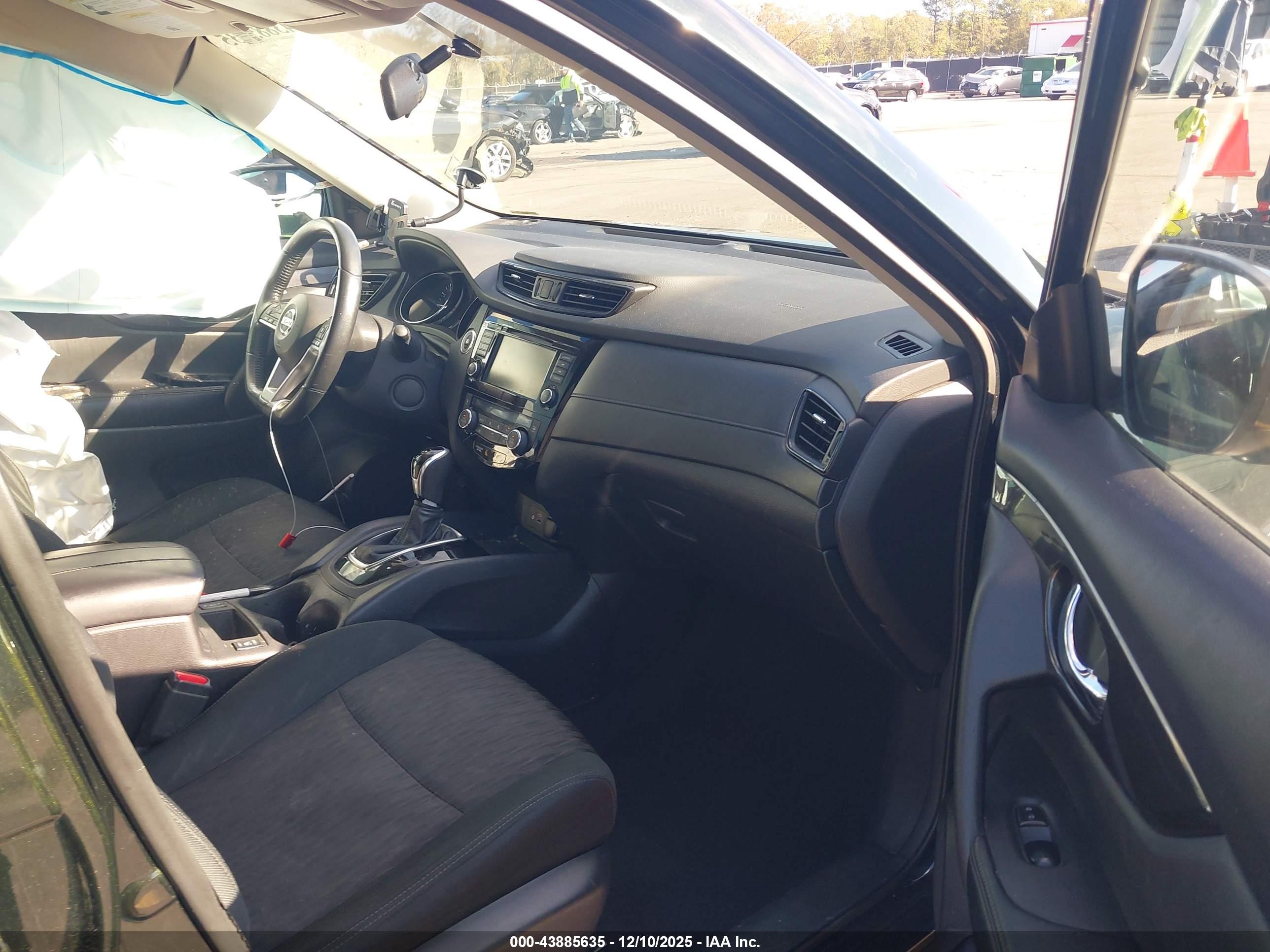 NISSAN ROGUE image 5