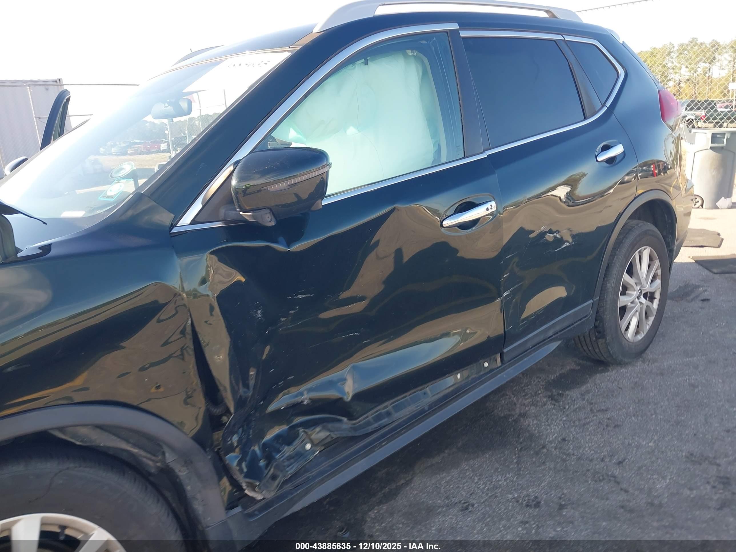 NISSAN ROGUE image 6
