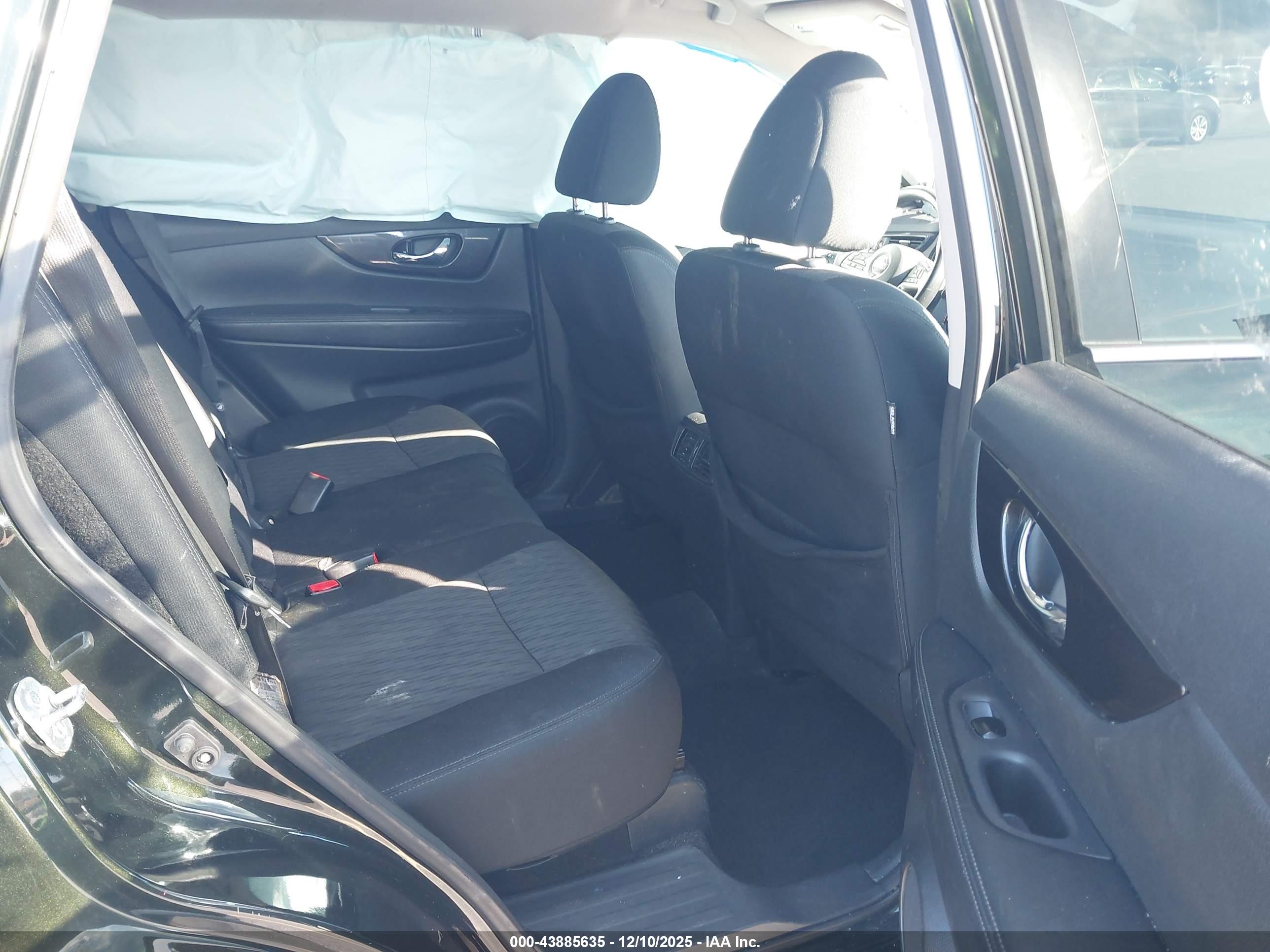 NISSAN ROGUE image 8