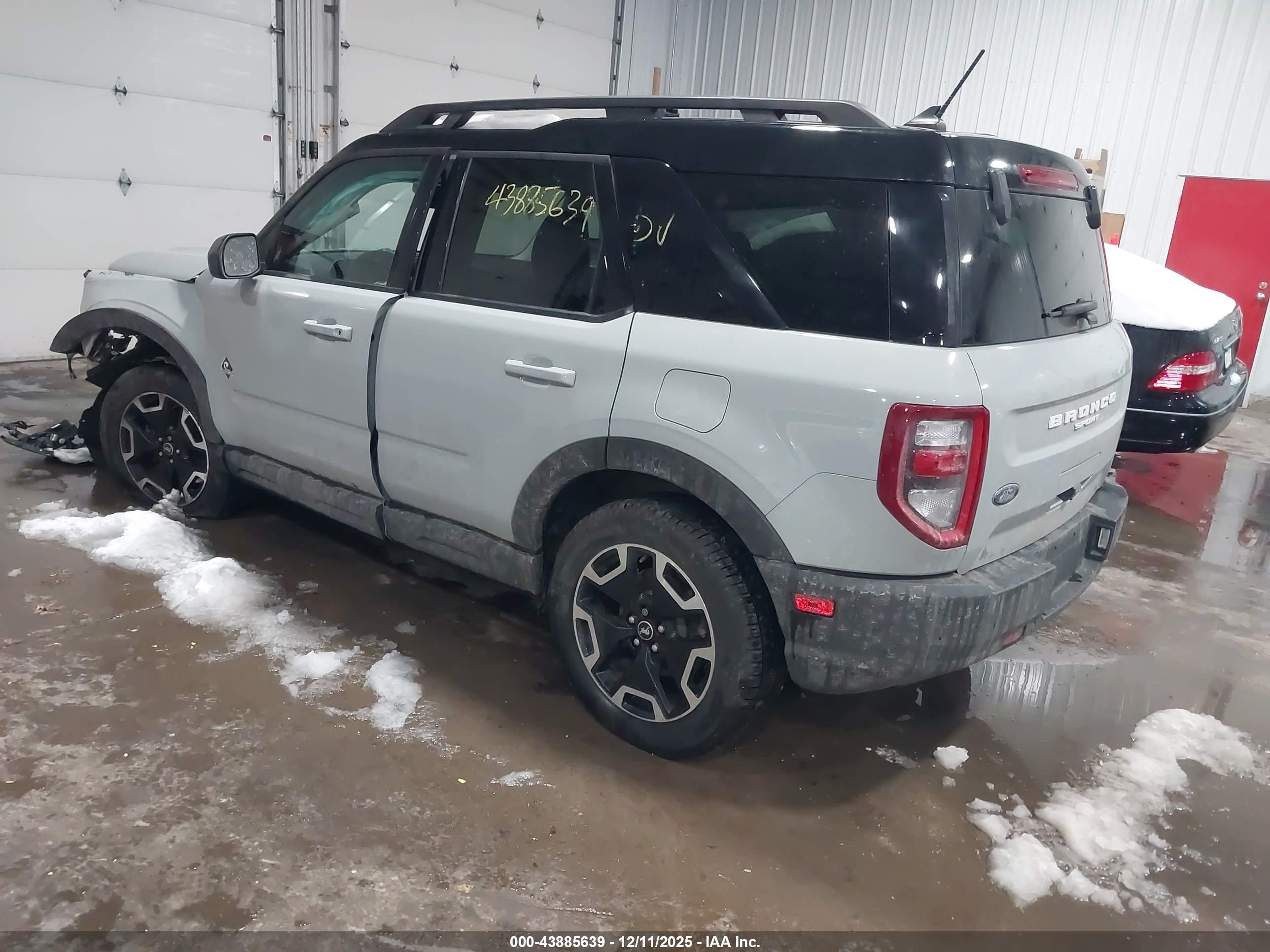 FORD BRONCO image 3