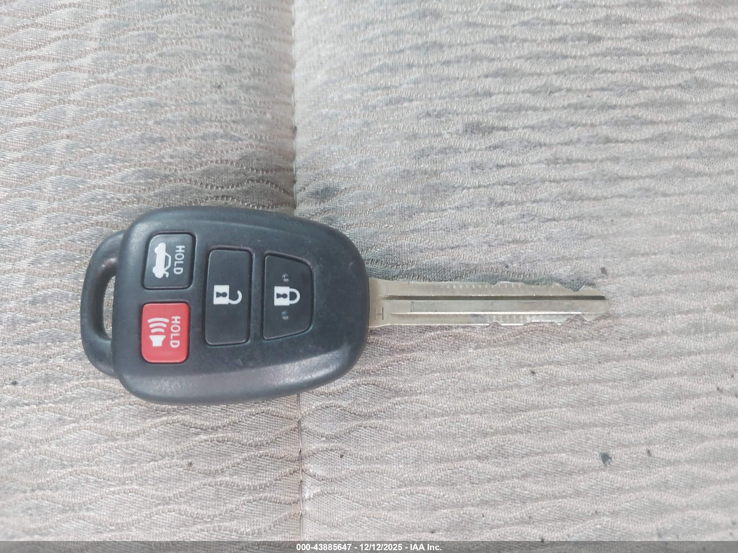 TOYOTA COROLLA image 11