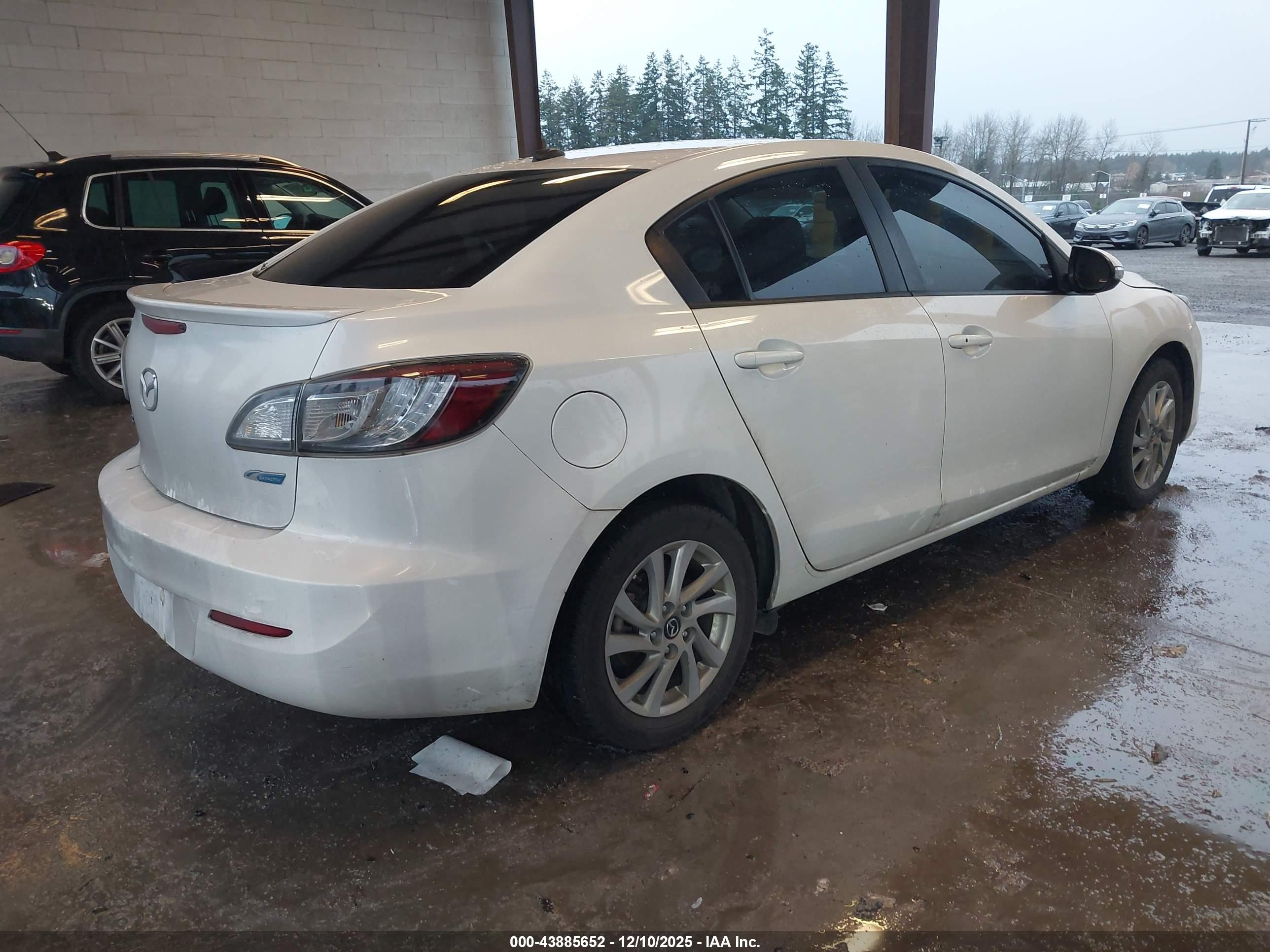 MAZDA MAZDA3 image 4